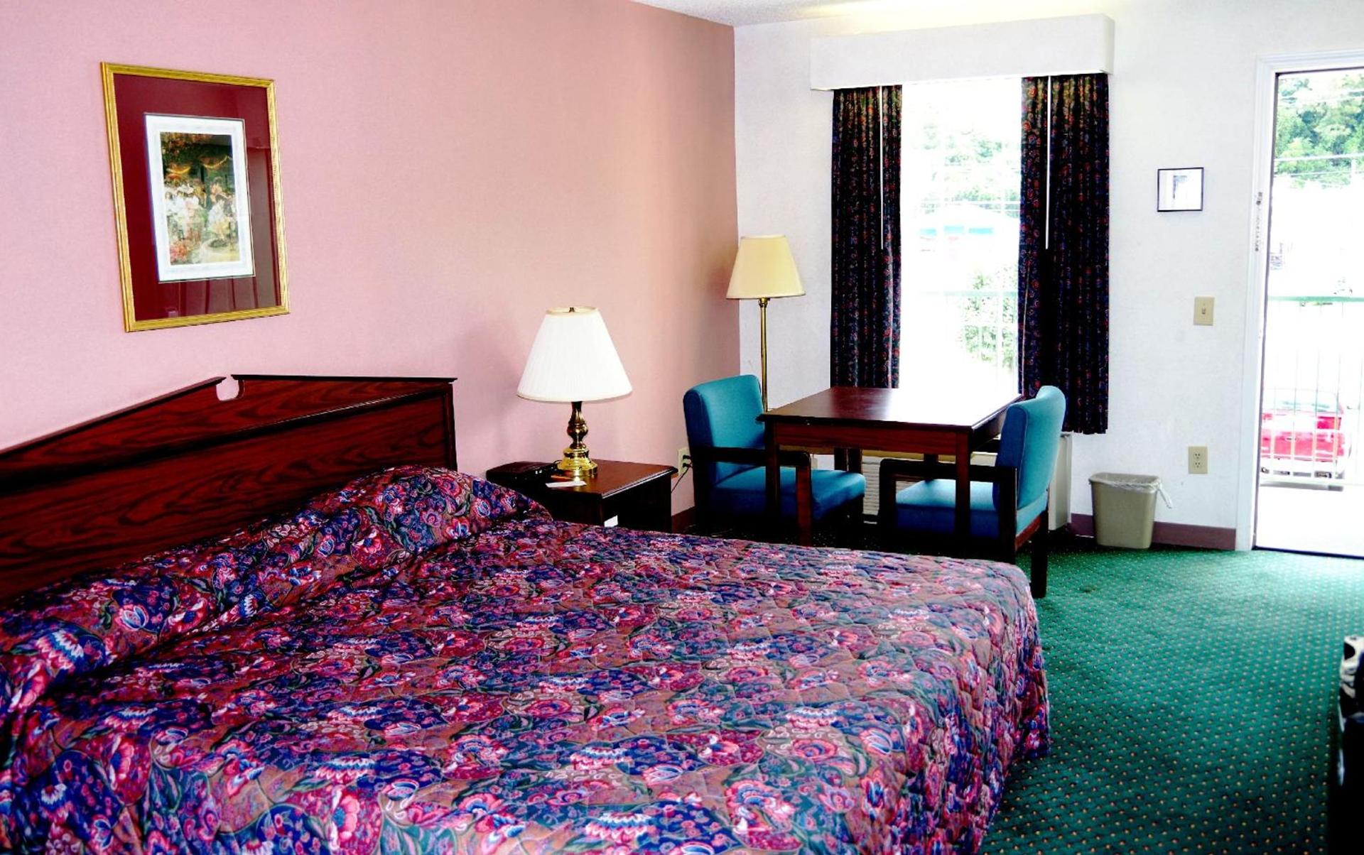 American Motel - Lenoir photo 41