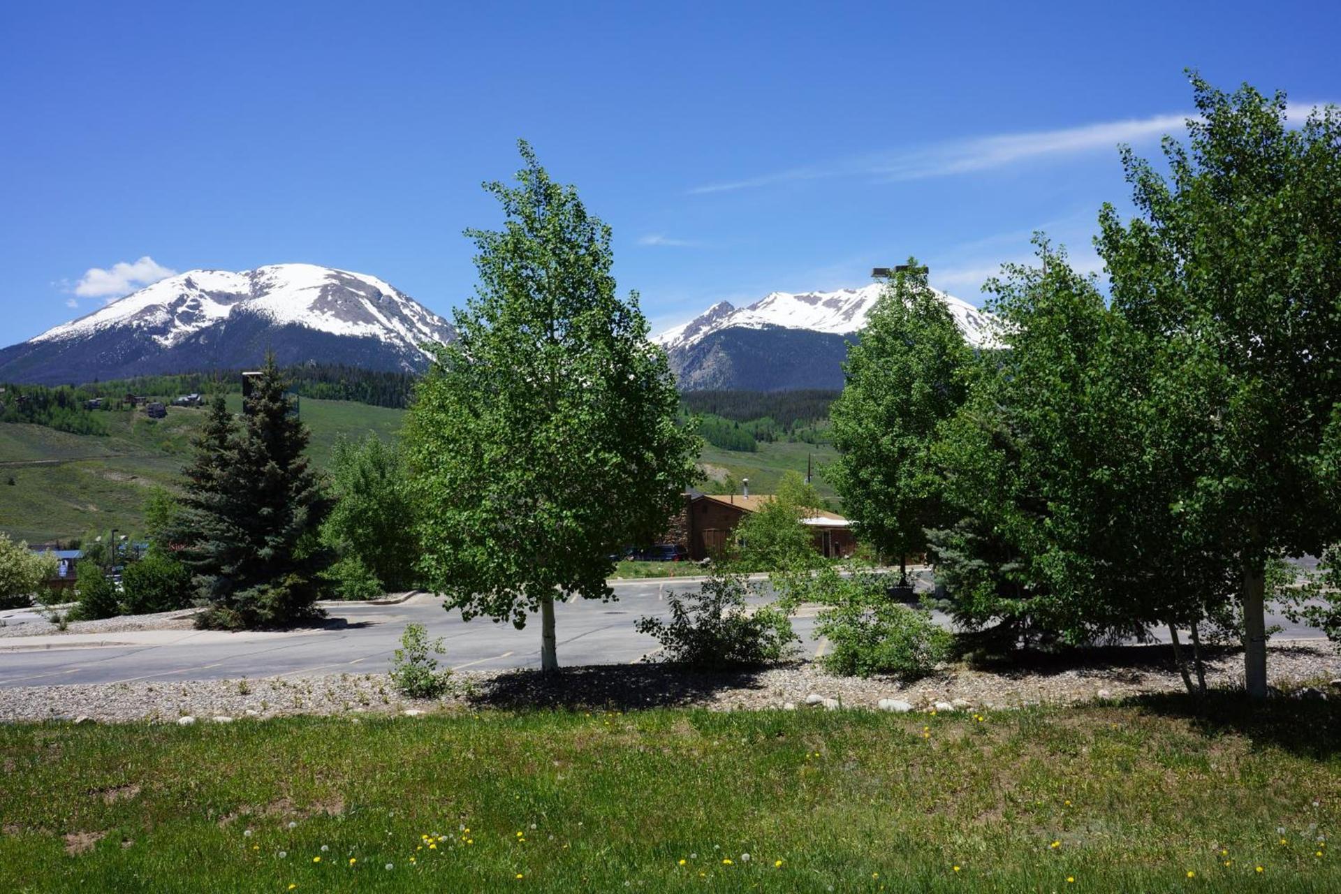 Luxury Inn & Suites photo 13