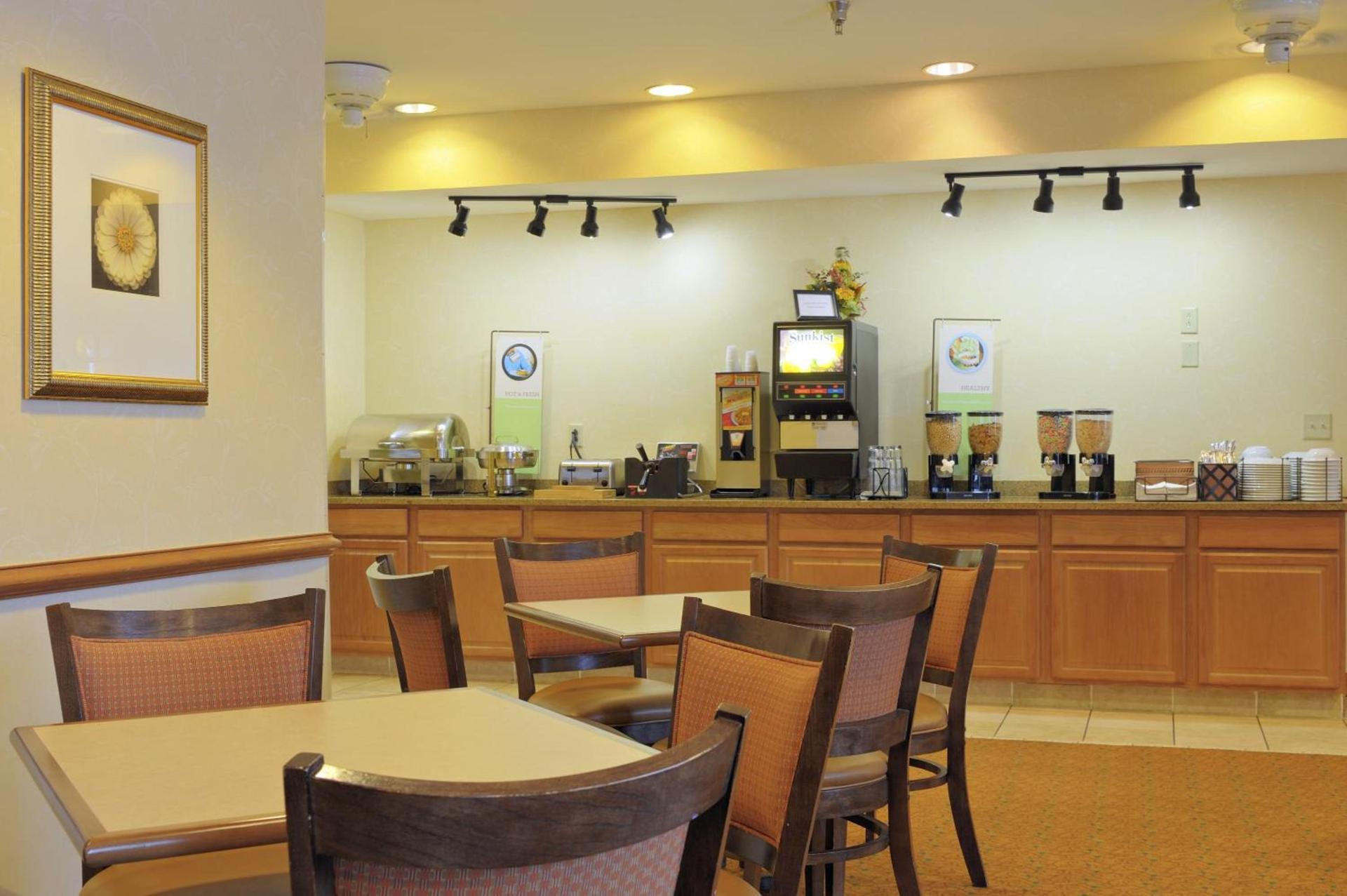 Country Inn & Suites by Radisson, Savannah I-95 North, GA photo 42