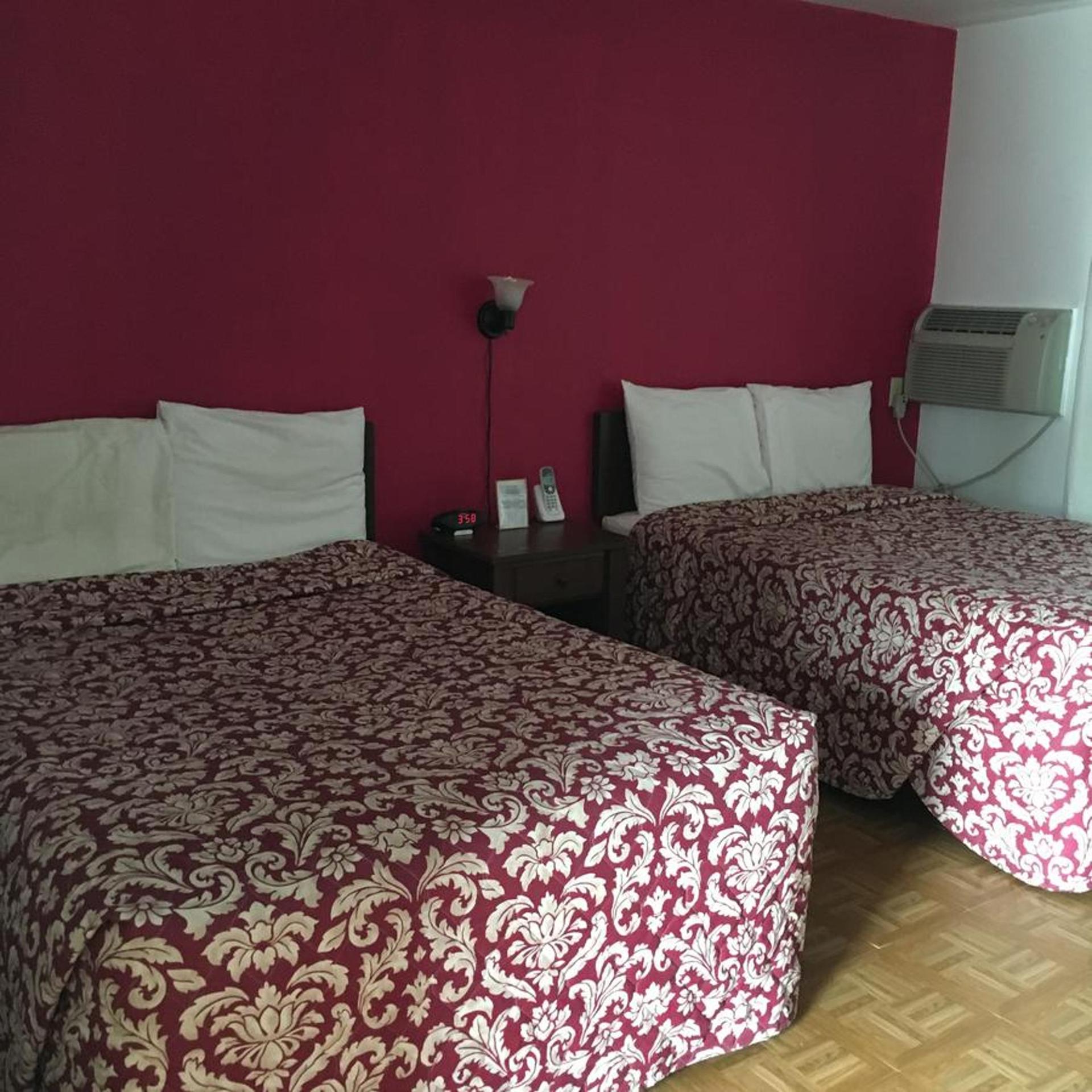 Tarragon Motel photo 26