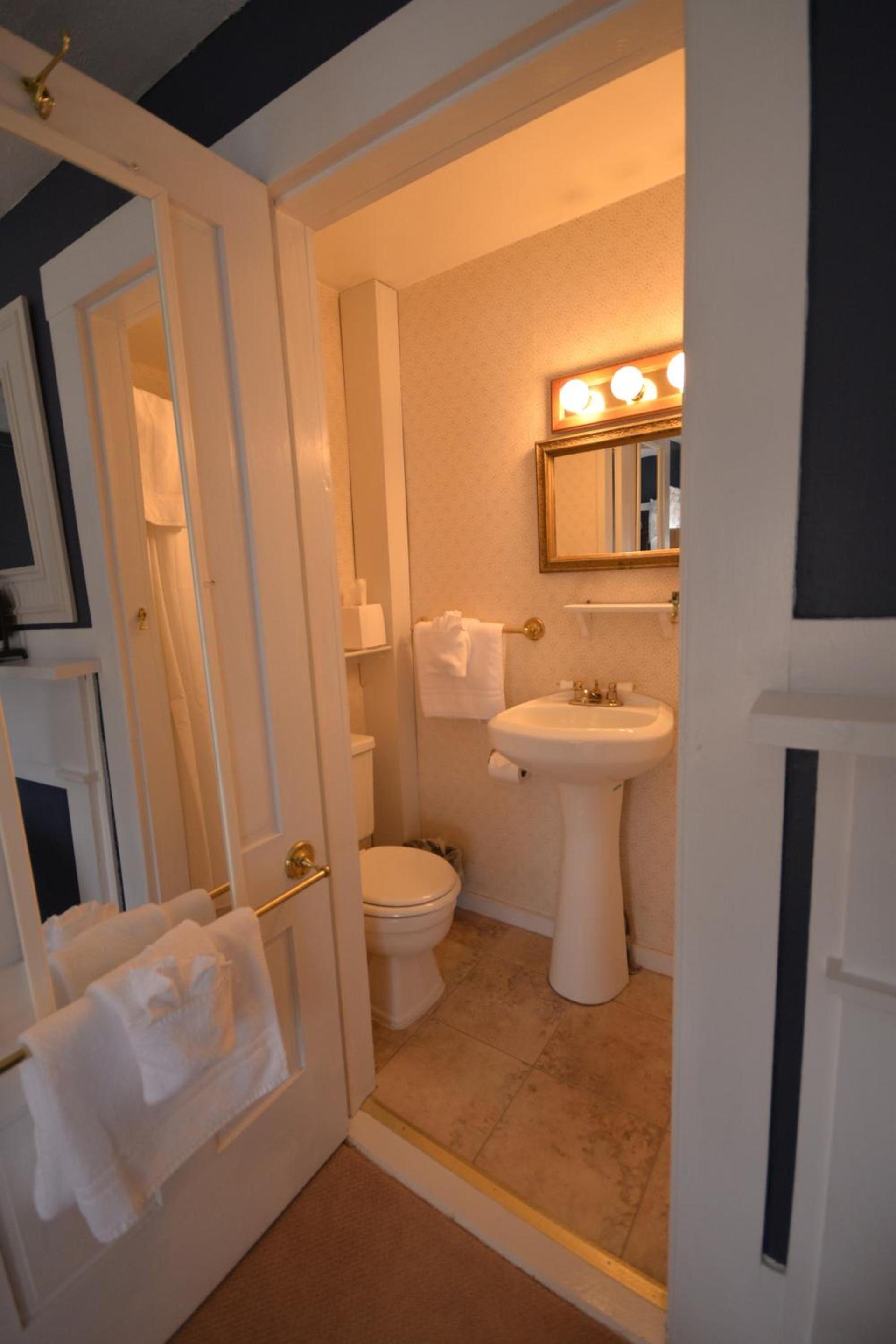 Benjamin Prescott Inn photo 29