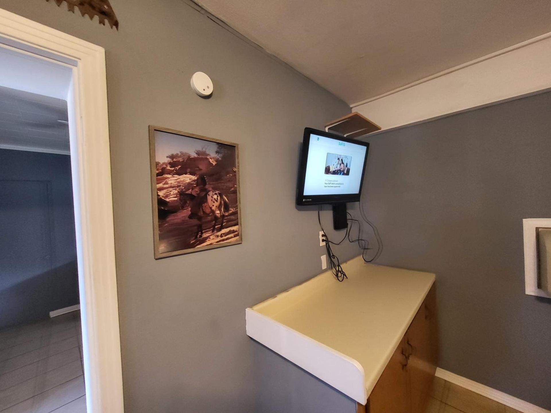 Hill Country Lodge and Mini Storages photo 35