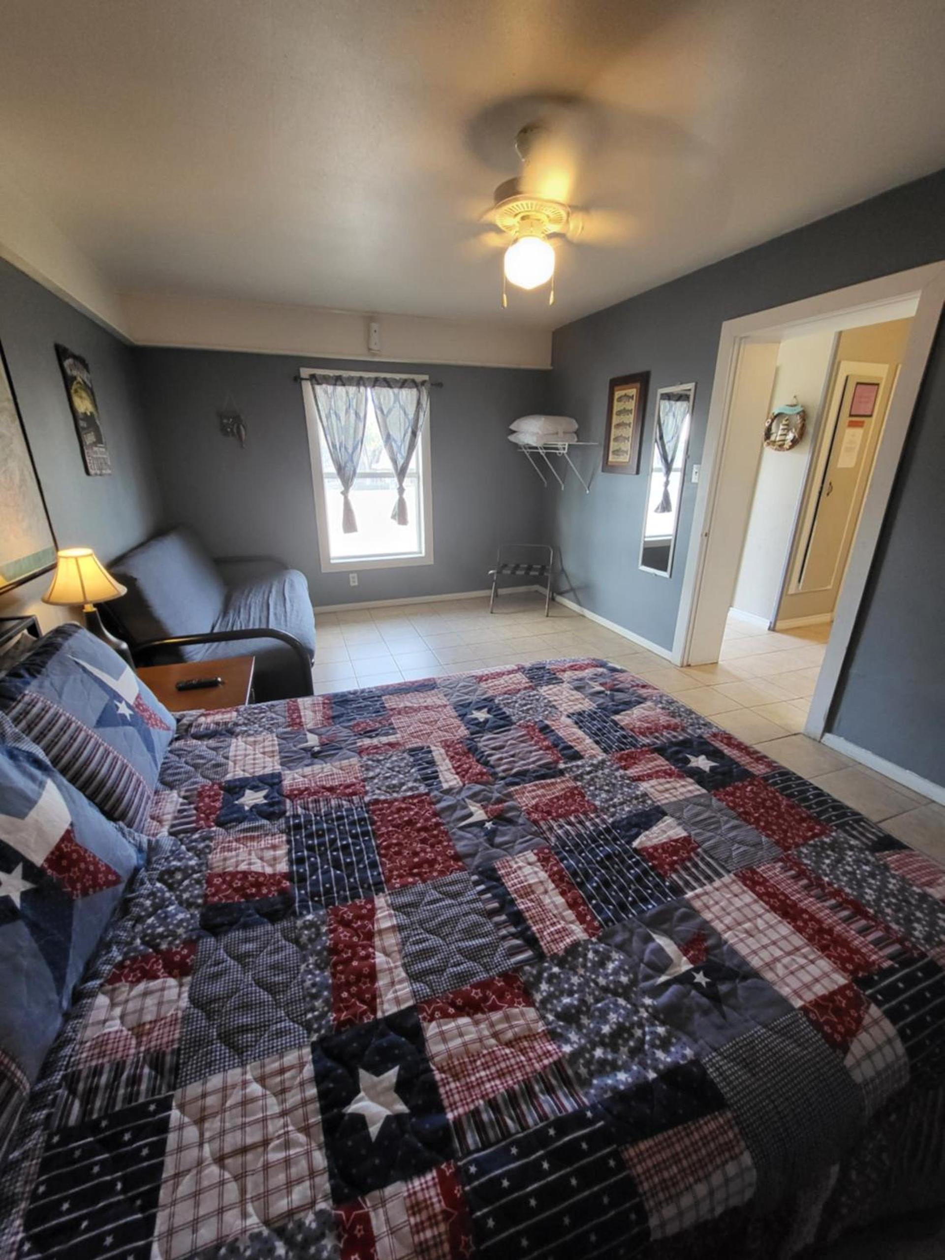 Hill Country Lodge and Mini Storages photo 39