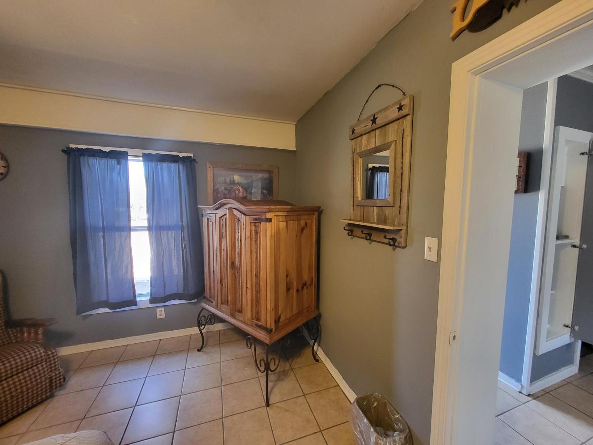 Hill Country Lodge and Mini Storages photo 56