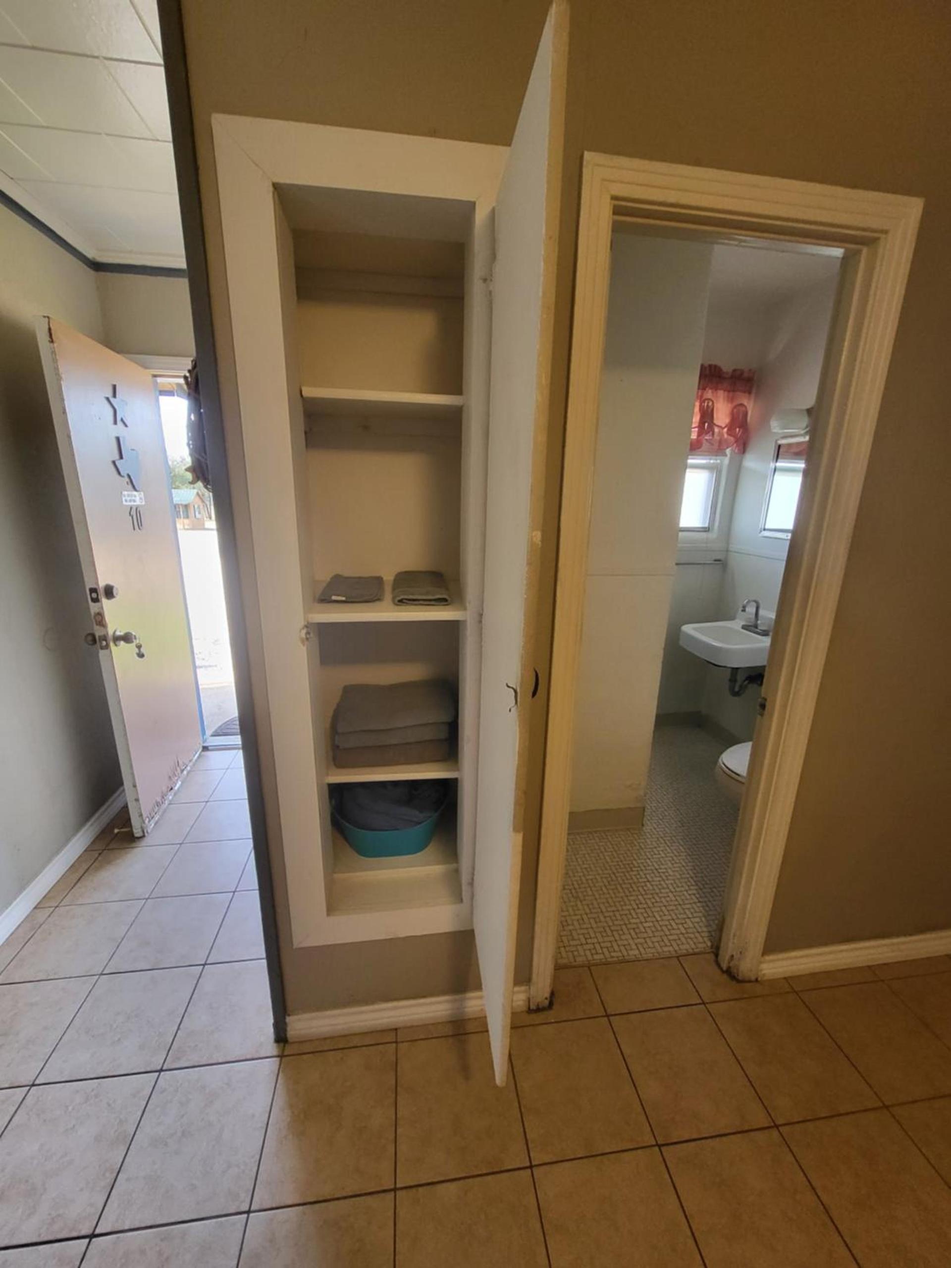 Hill Country Lodge and Mini Storages photo 46