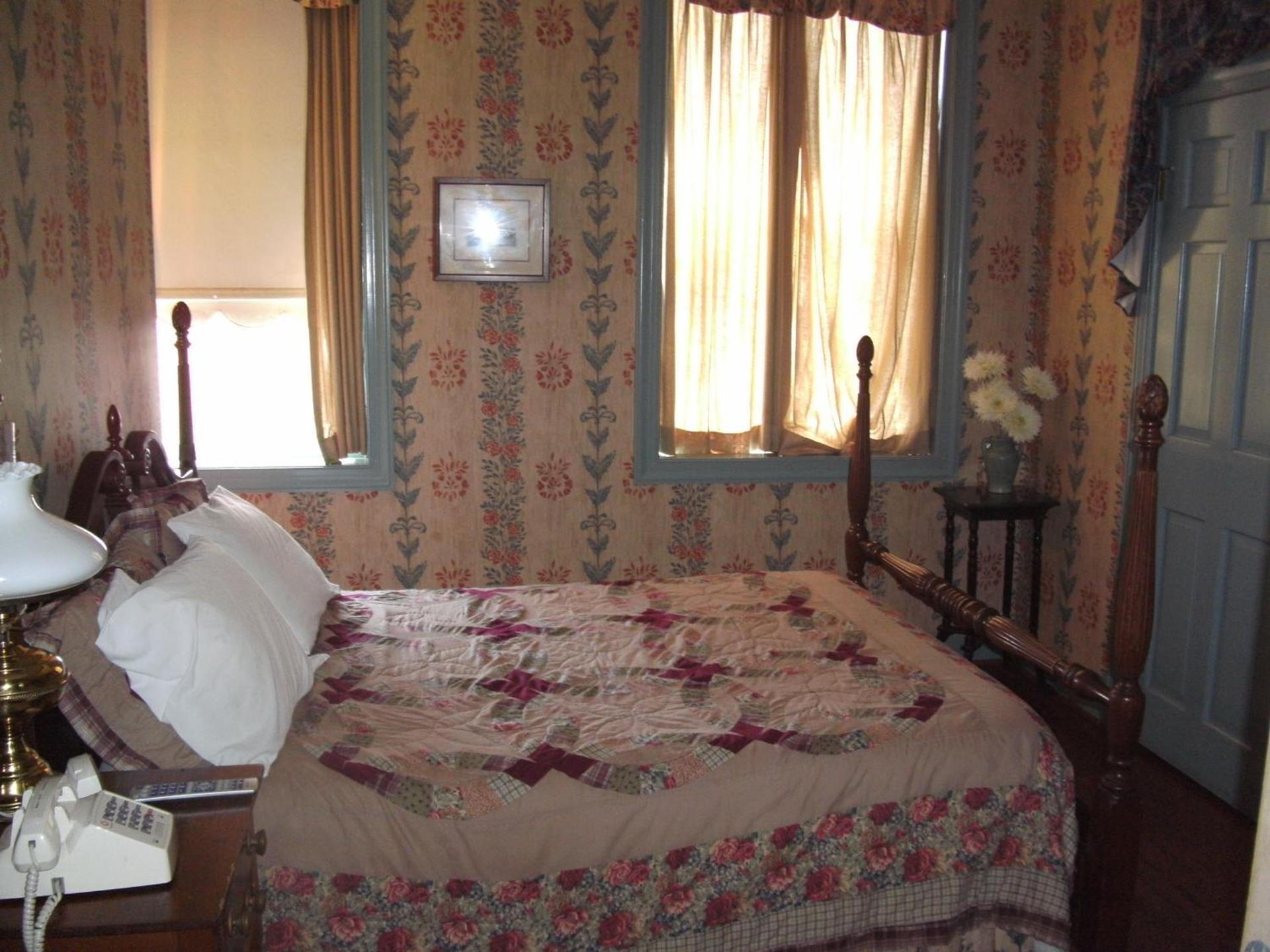 Leesburg Colonial Inn photo 12