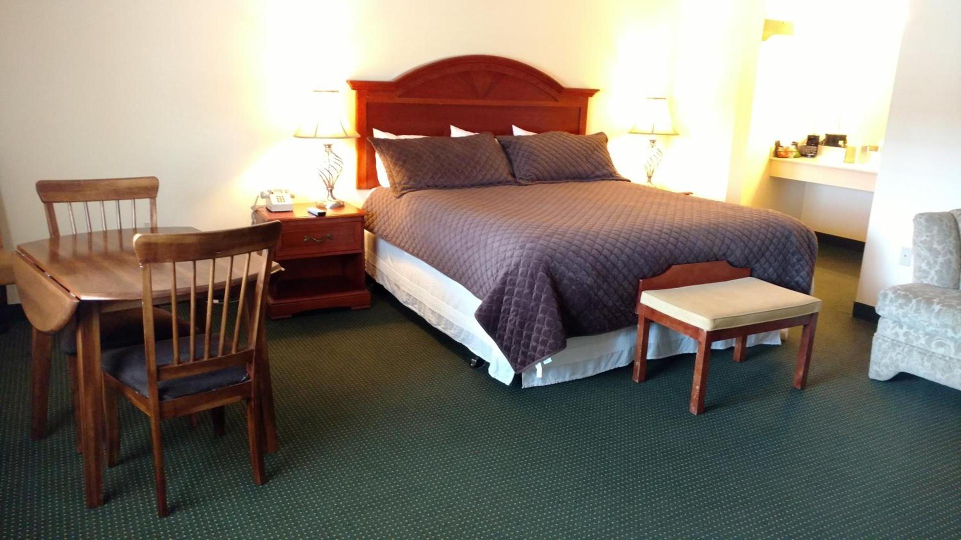 Hurricane Inn photo 3