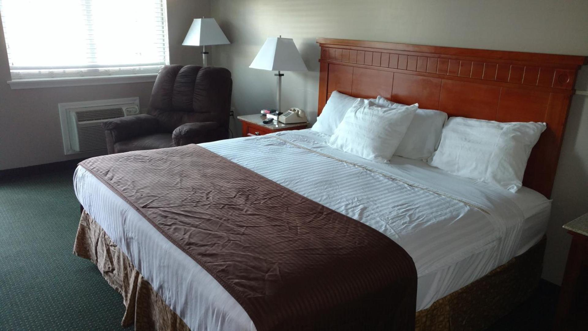 Hurricane Inn photo 2
