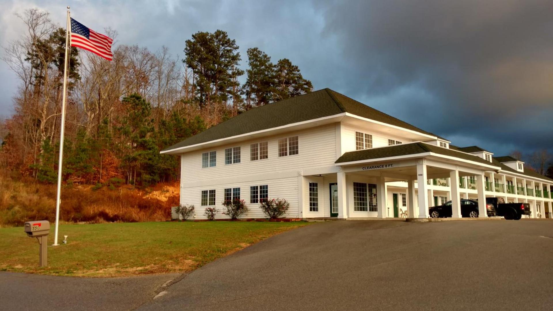 Hurricane Inn photo 1