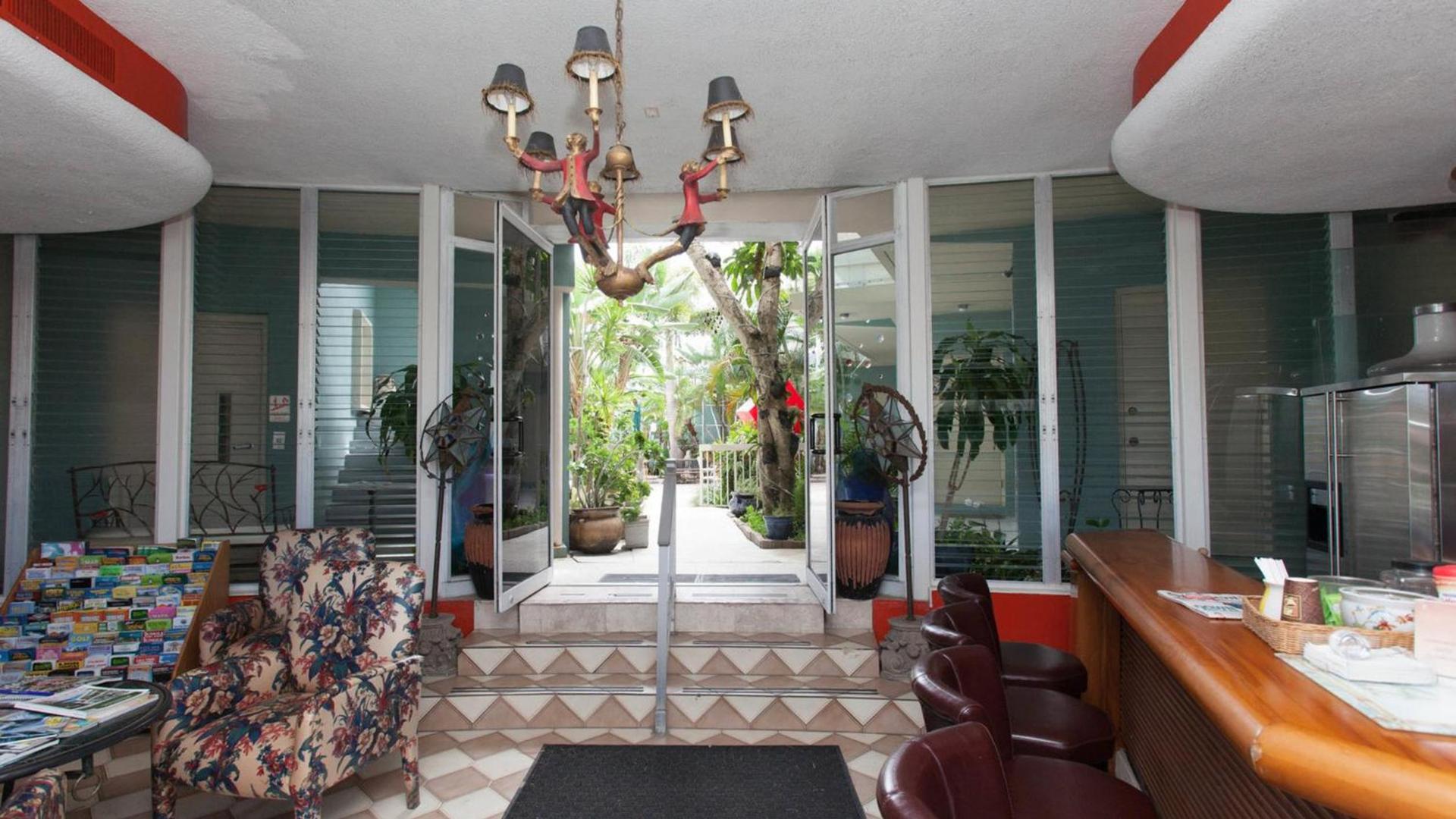 Manhattan Tower Apartment Hotel photo 13