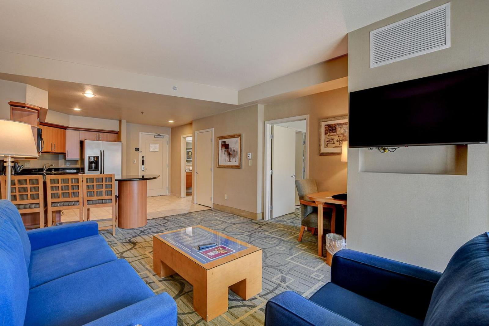 The Lapis Suite at Platinum Hotel 5 MIN WALK TO F1 KOVAL ZONE ENTRANCE photo 10
