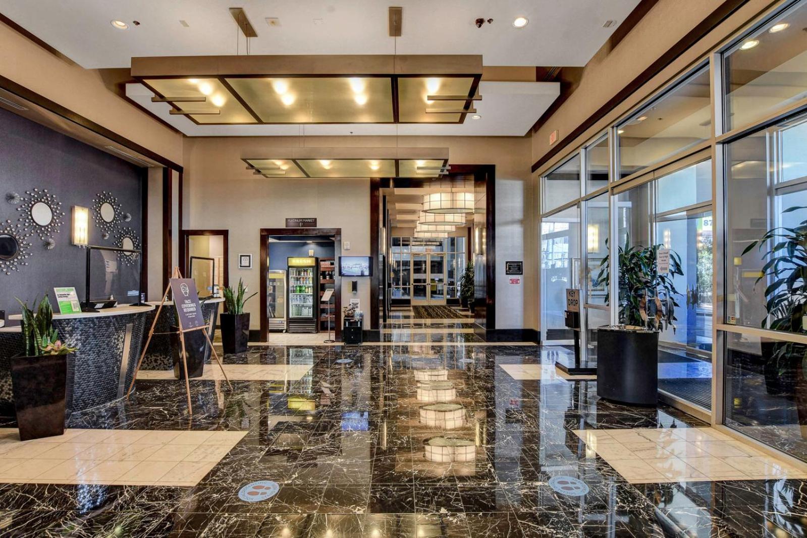 The Lapis Suite at Platinum Hotel 5 MIN WALK TO F1 KOVAL ZONE ENTRANCE photo 8