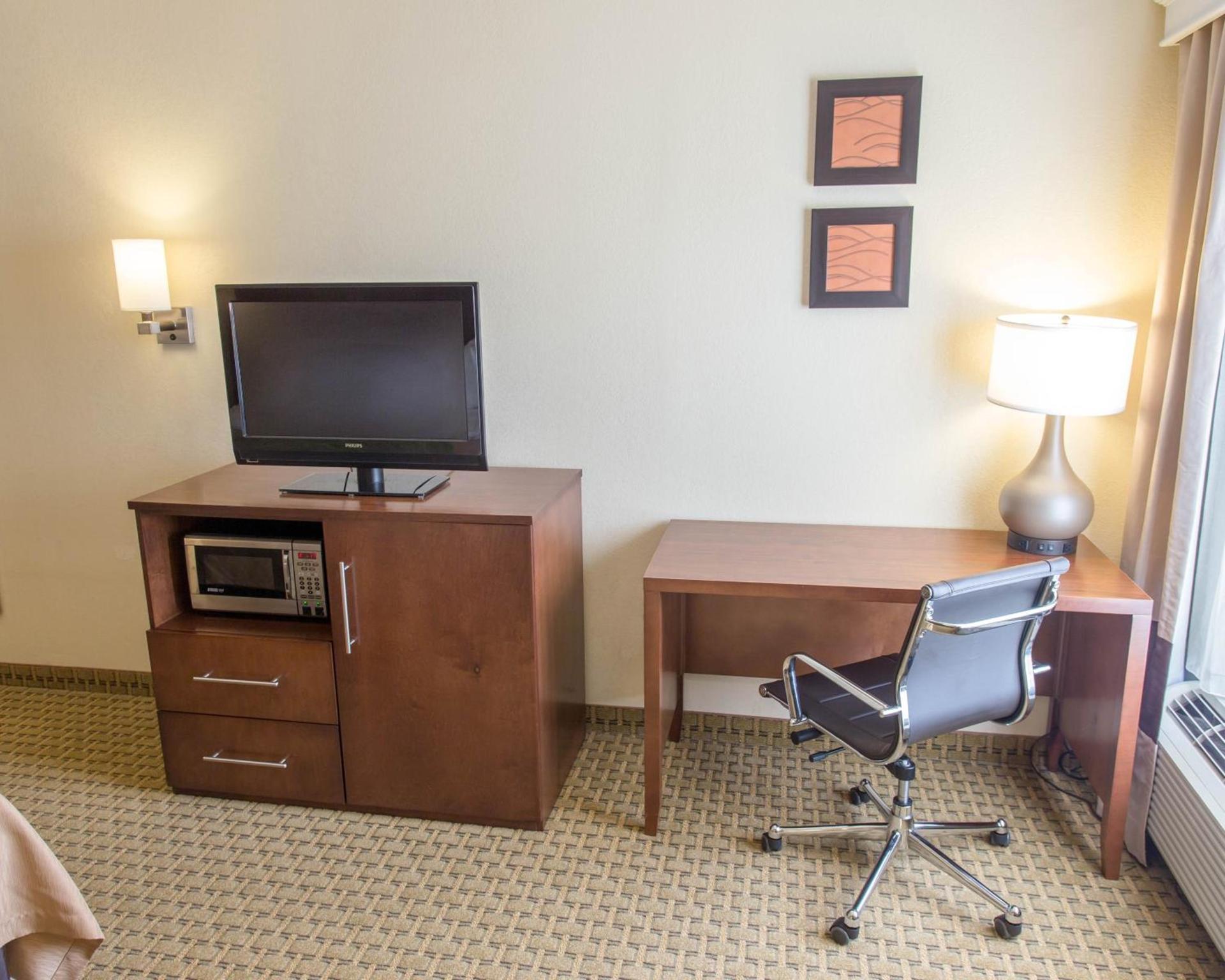 Comfort Inn Hammond photo 35