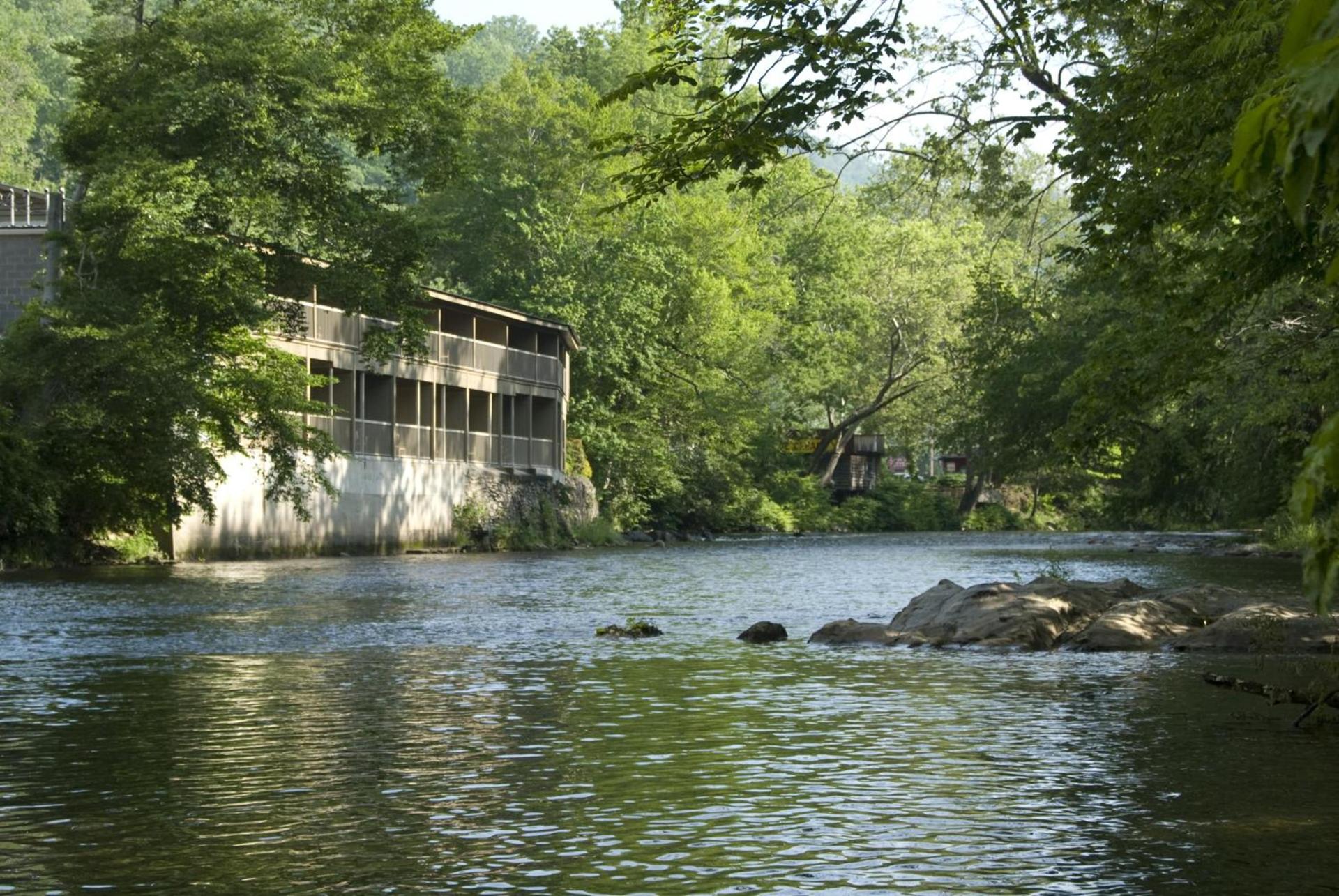 Rivers Edge Motel photo 8