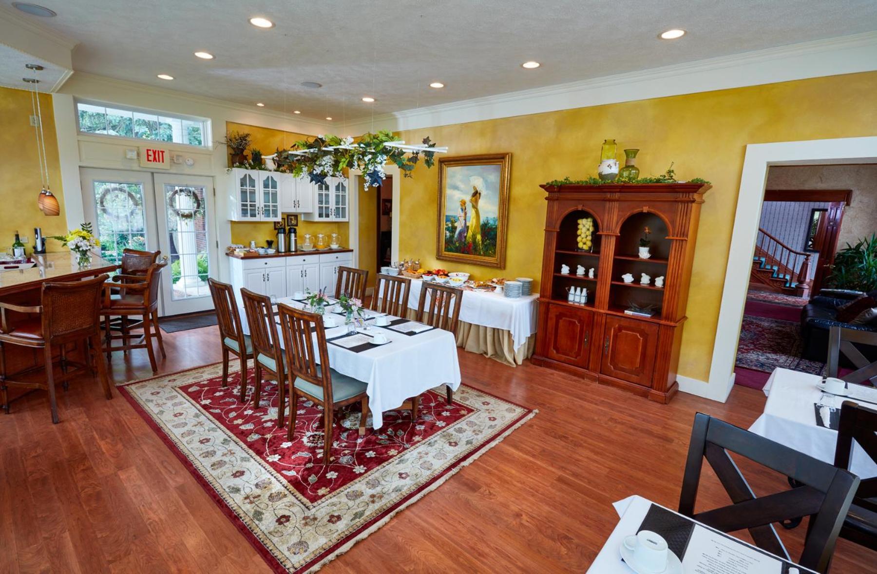 The Mount Vernon Inn photo 6