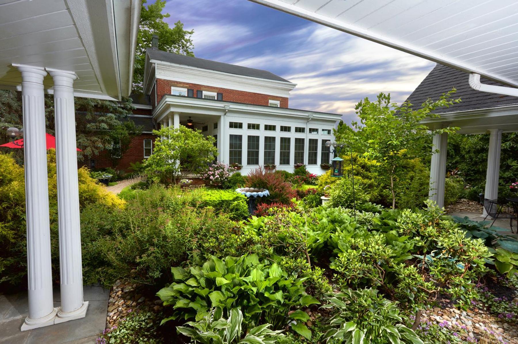The Mount Vernon Inn photo 10