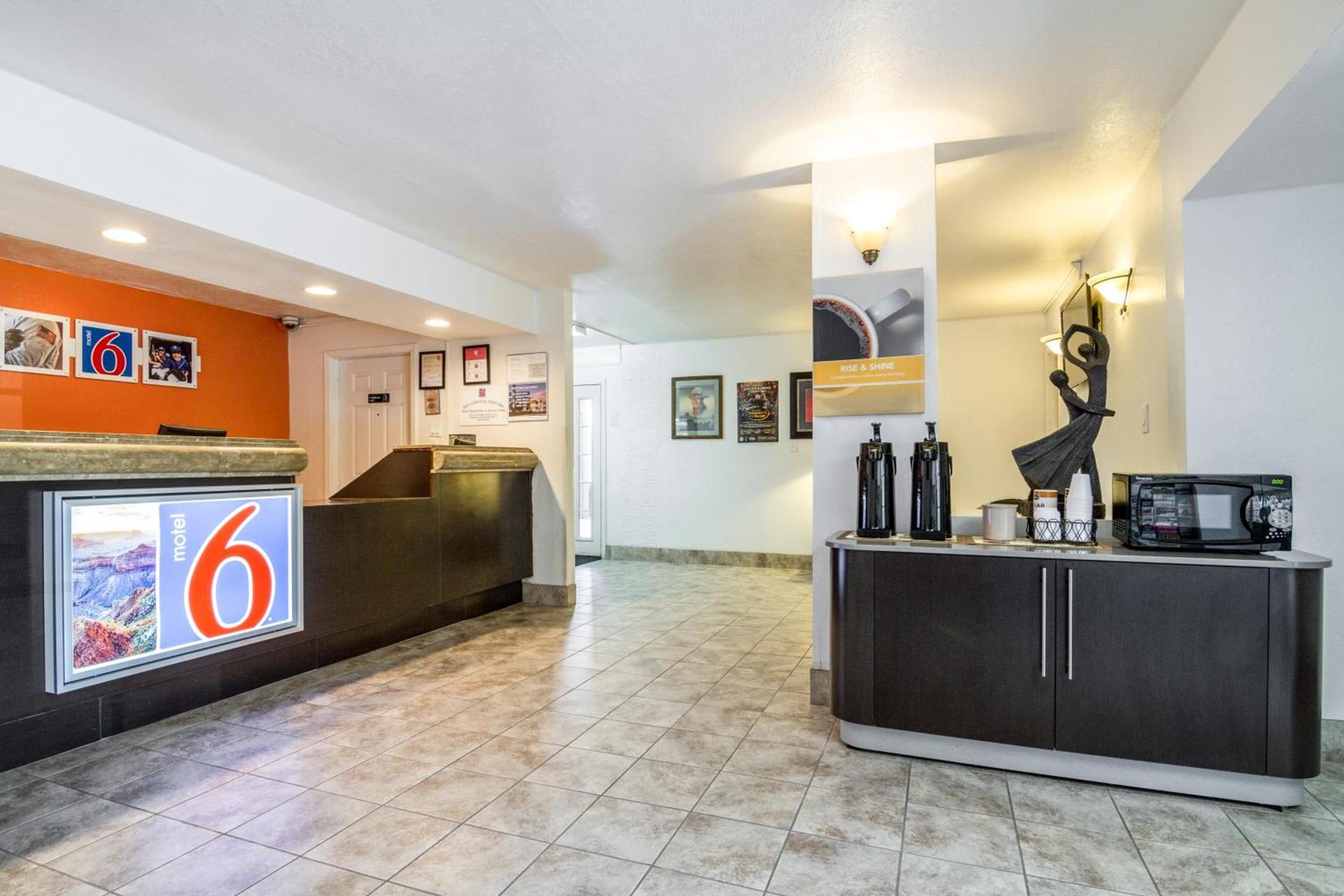 Motel 6 Glendale Phoenix photo 29