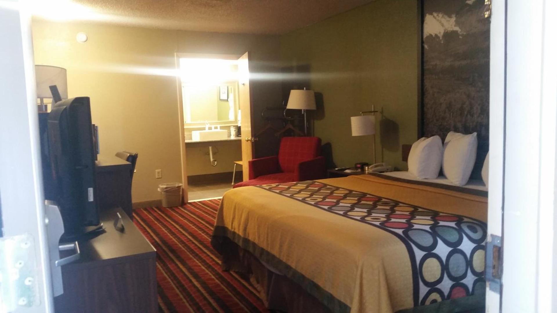 Super 8 by Wyndham Denver Central photo 41