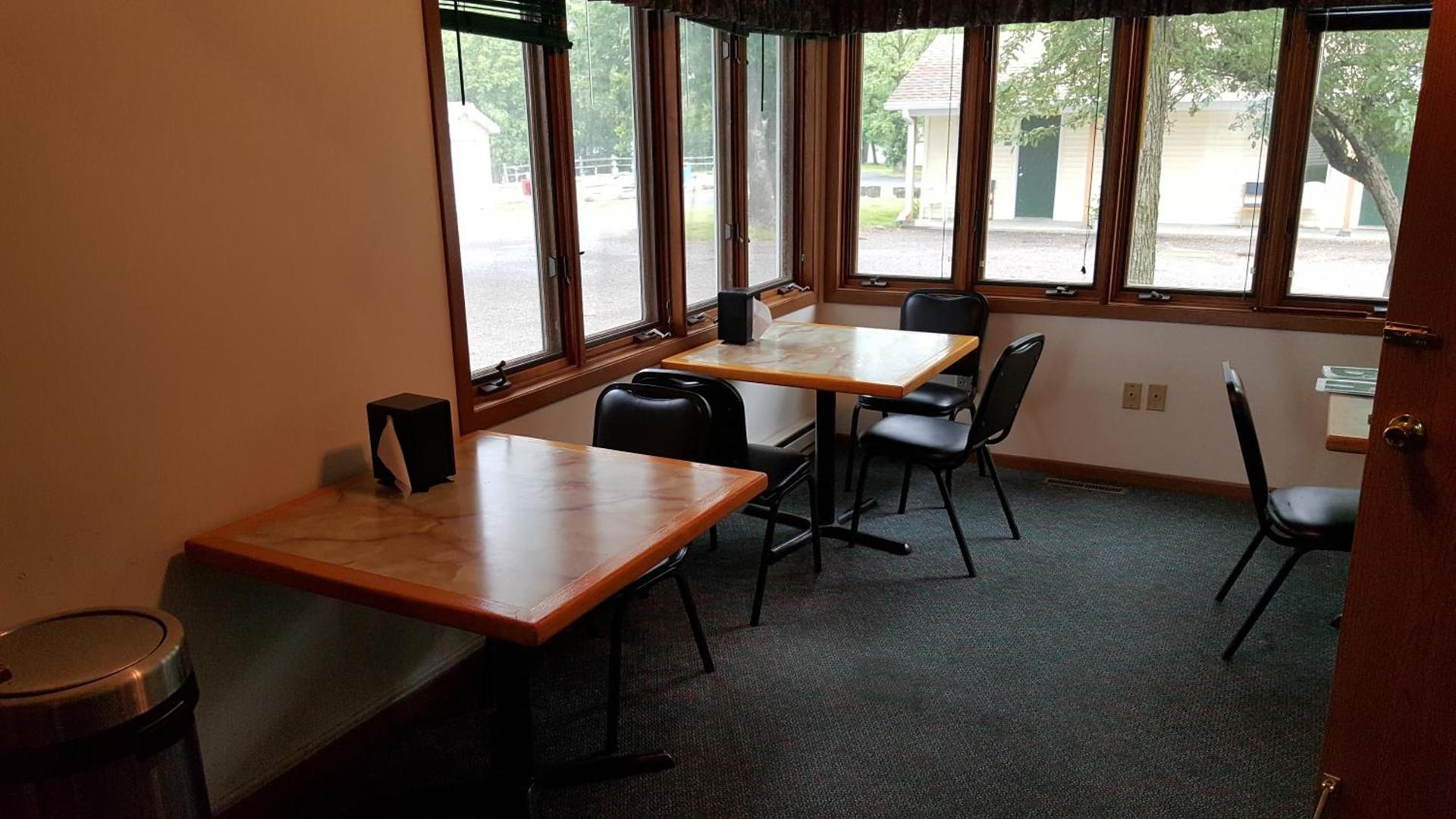 Budget Host Inn photo 3