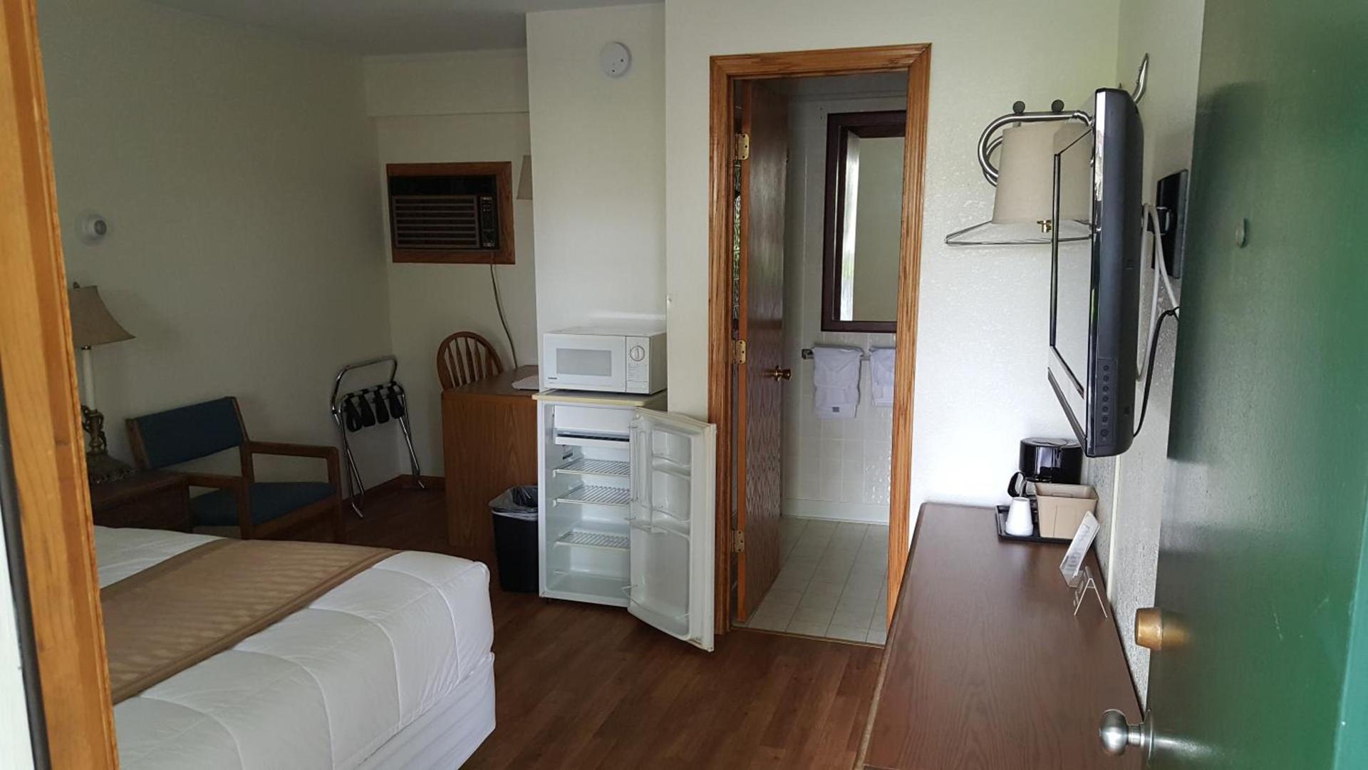 Budget Host Inn photo 10
