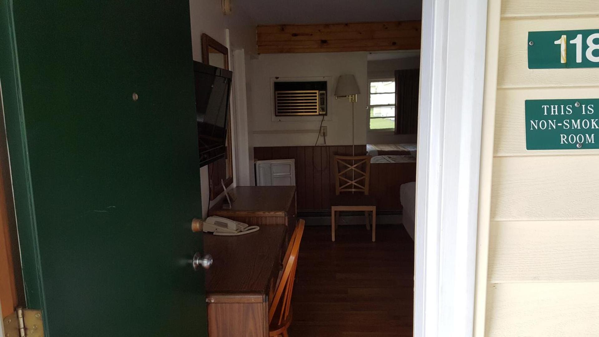 Budget Host Inn photo 14