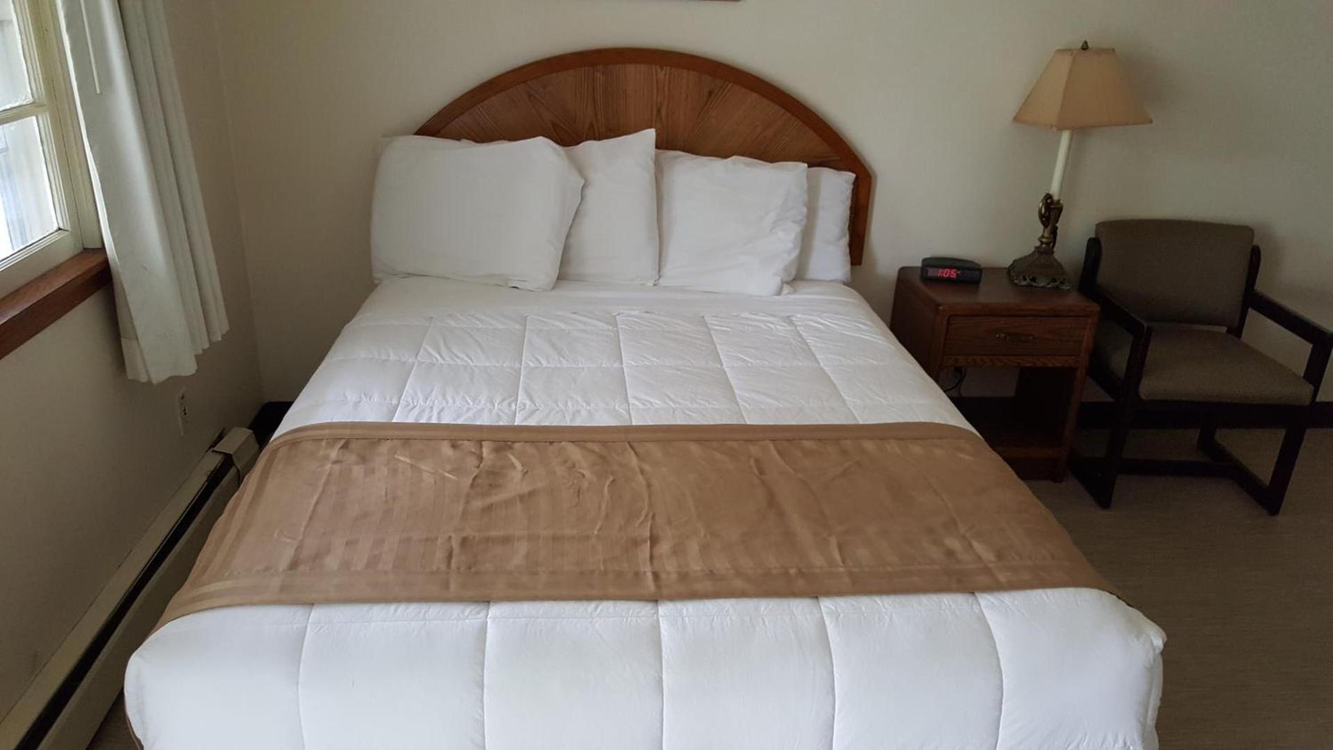 Budget Host Inn photo 16