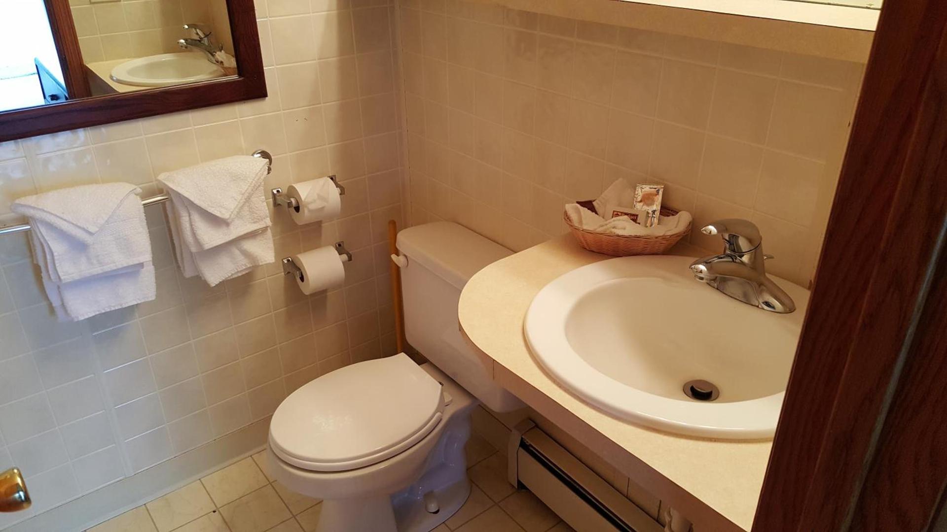 Budget Host Inn photo 18