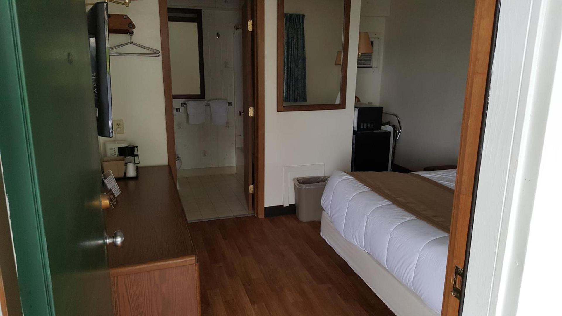 Budget Host Inn photo 19