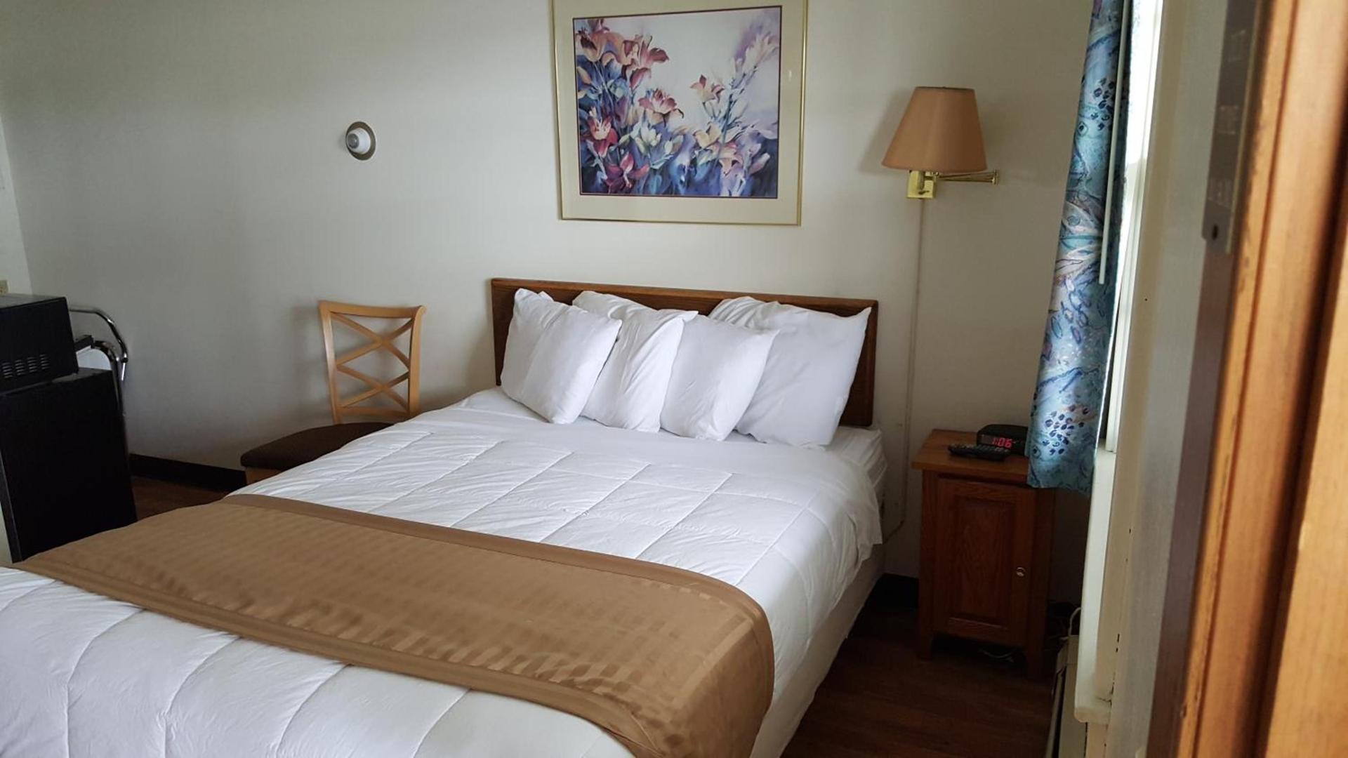 Budget Host Inn photo 20