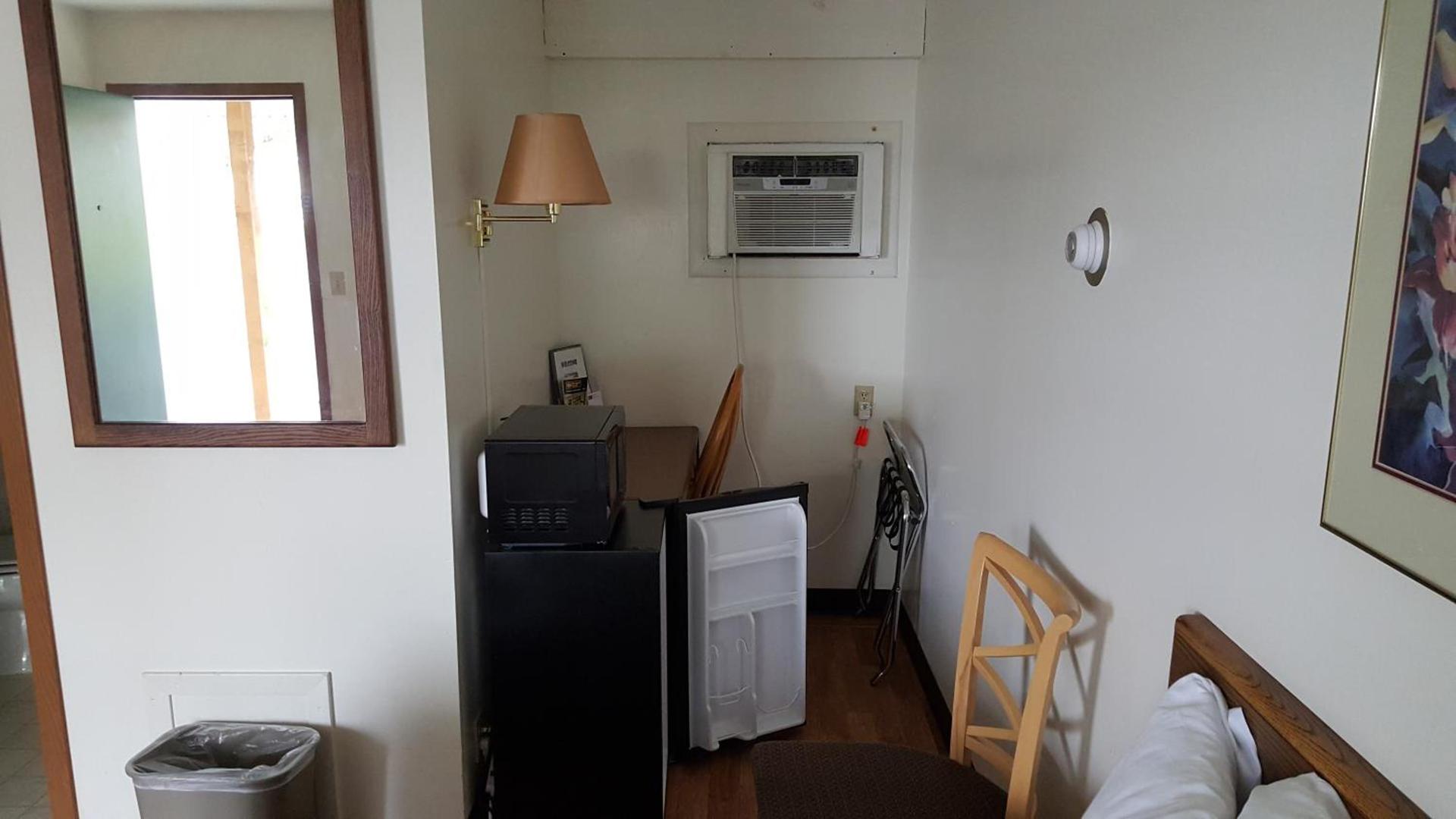 Budget Host Inn photo 21