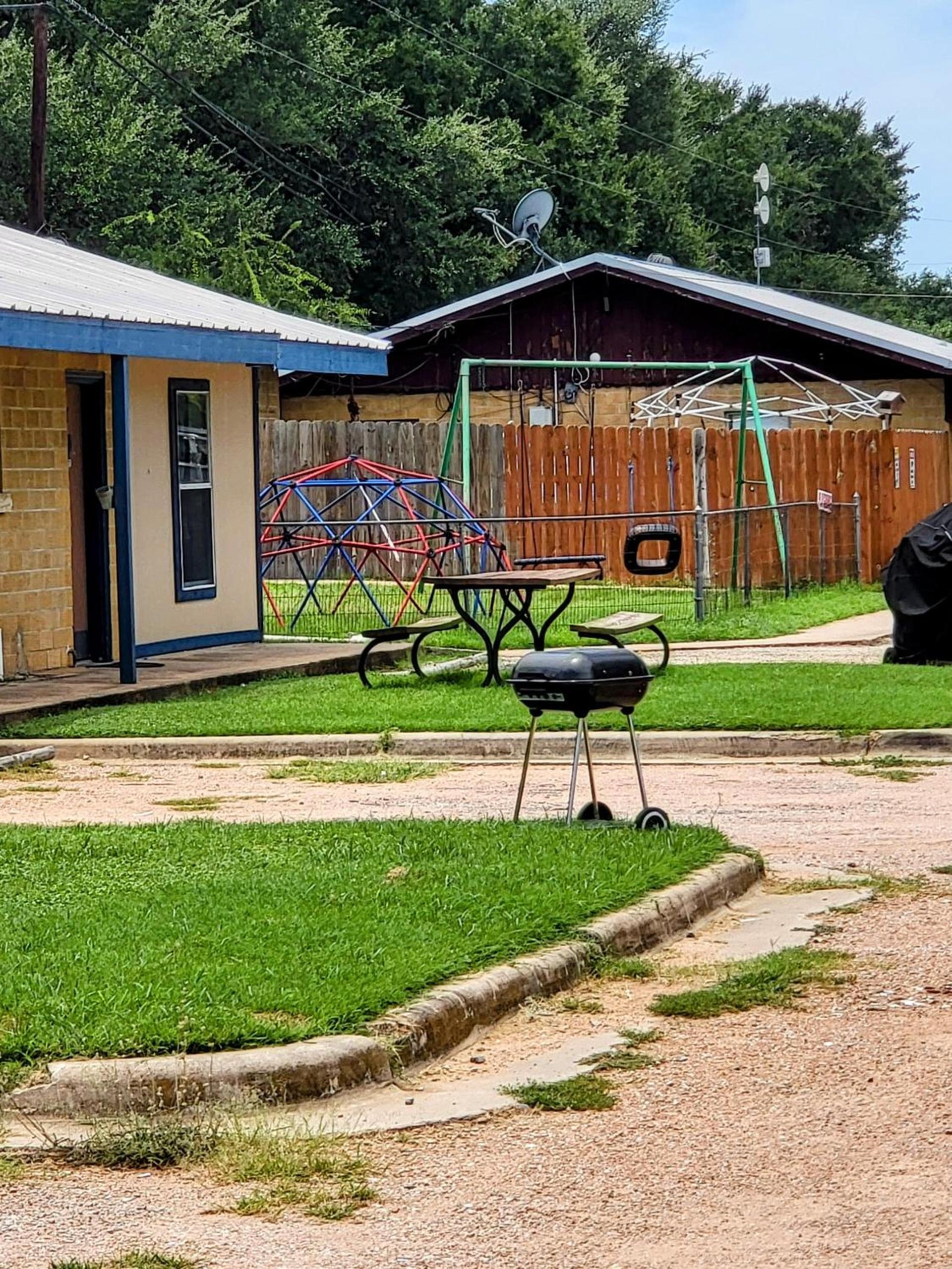 Hill Country Lodge and Mini Storages photo 19