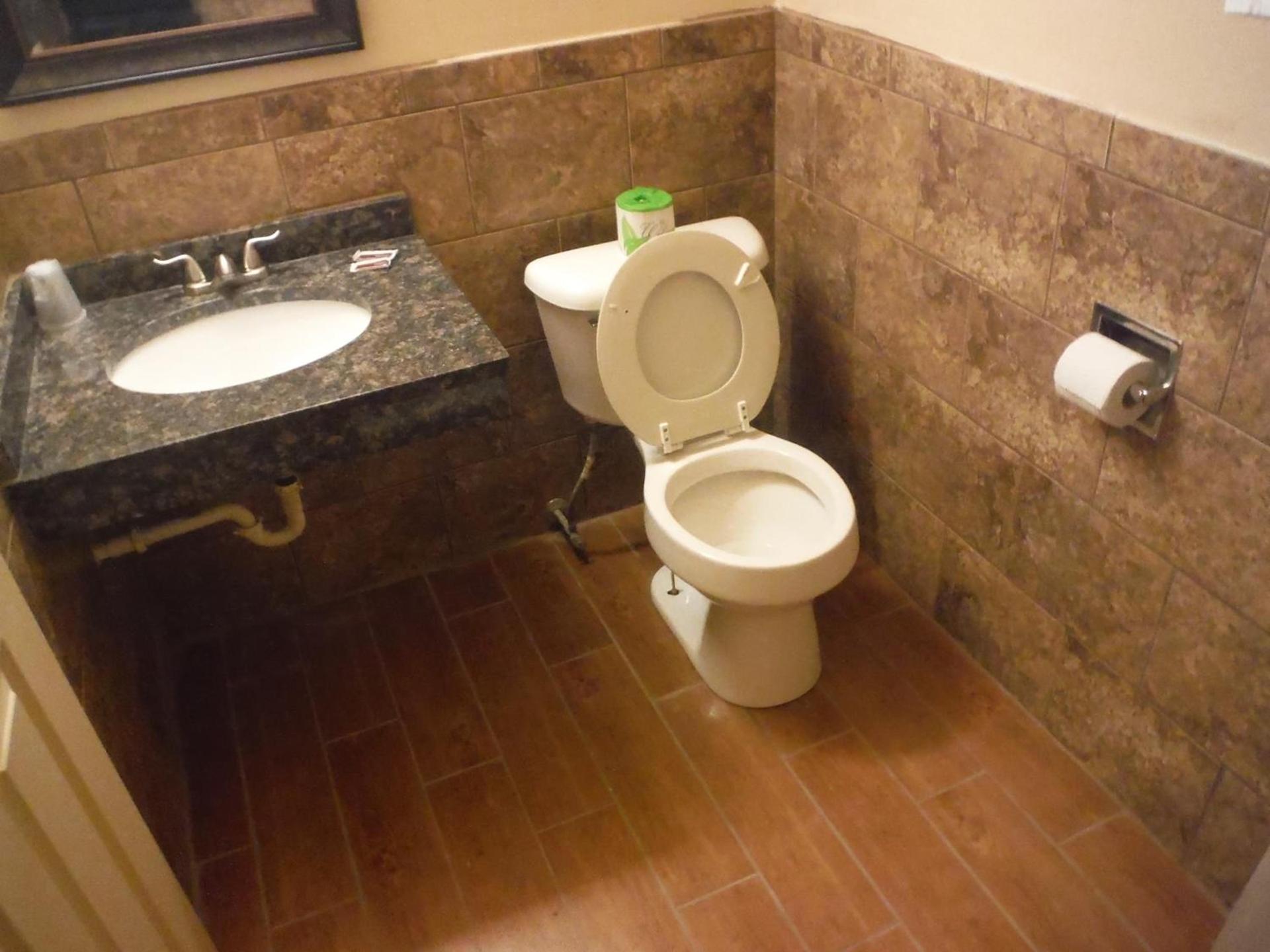 Budgetel Inn & Suites Hotel photo 29