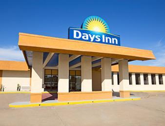 Days Inn by Wyndham Henryetta photo 11