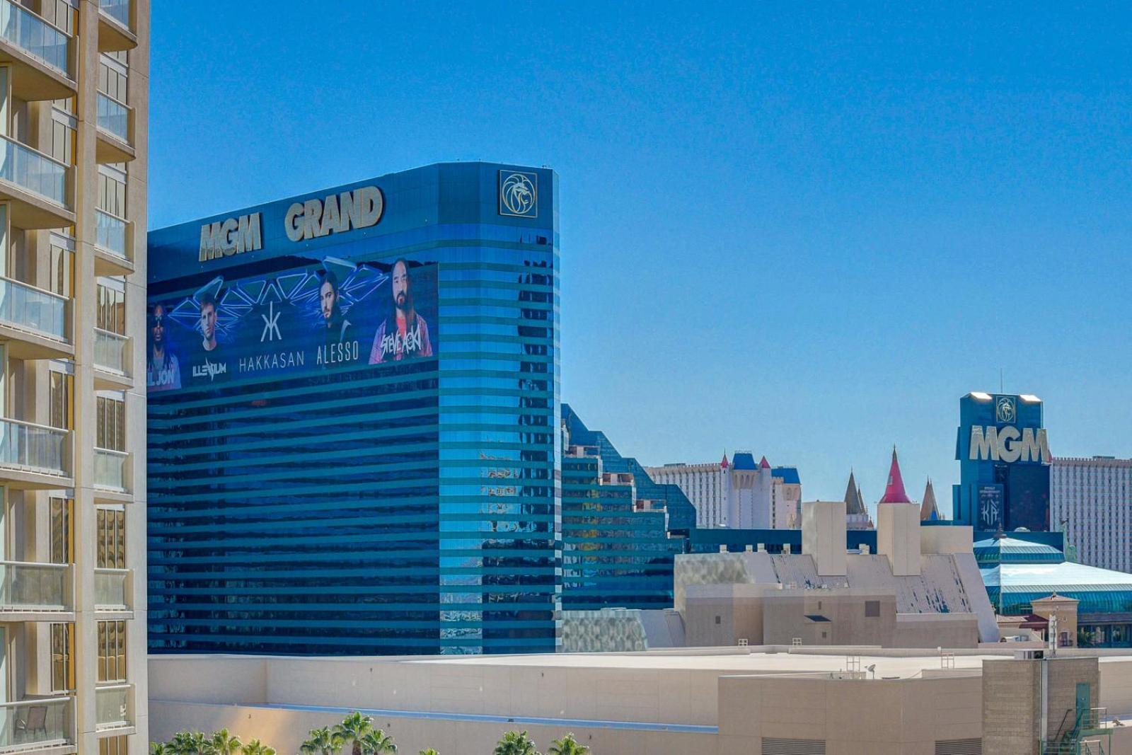 The LORA reimAgIned at MGM Signature FI Grandstand view photo 39