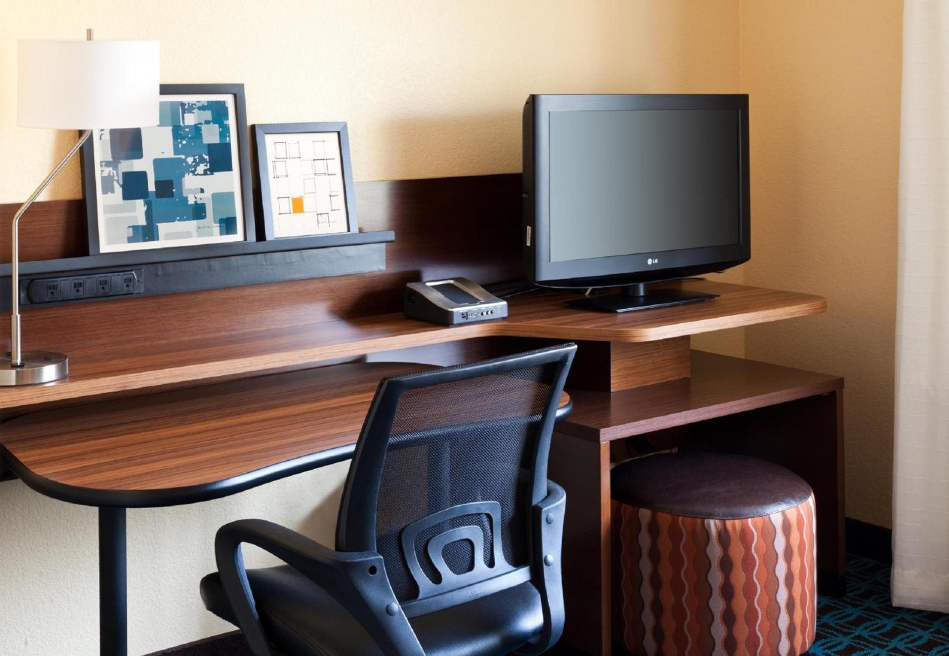 Country Inn & Suites by Radisson, Phoenix Airport, AZ photo 25
