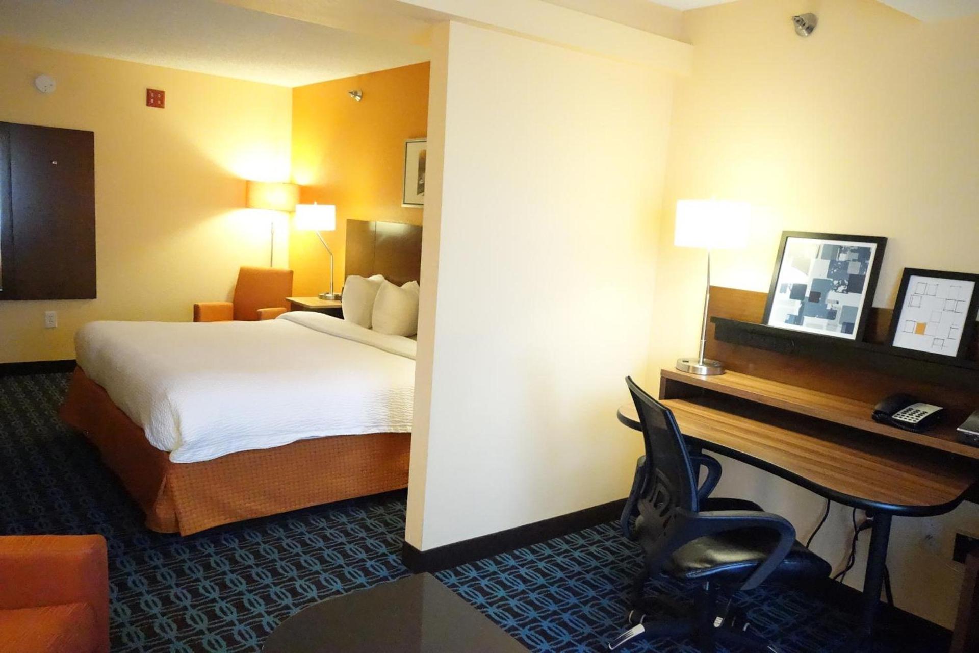 Country Inn & Suites by Radisson, Phoenix Airport, AZ photo 38