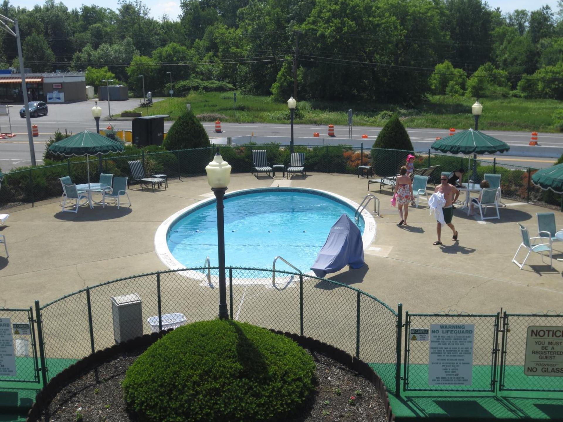Roosevelt Inn & Suites Saratoga Springs photo 56