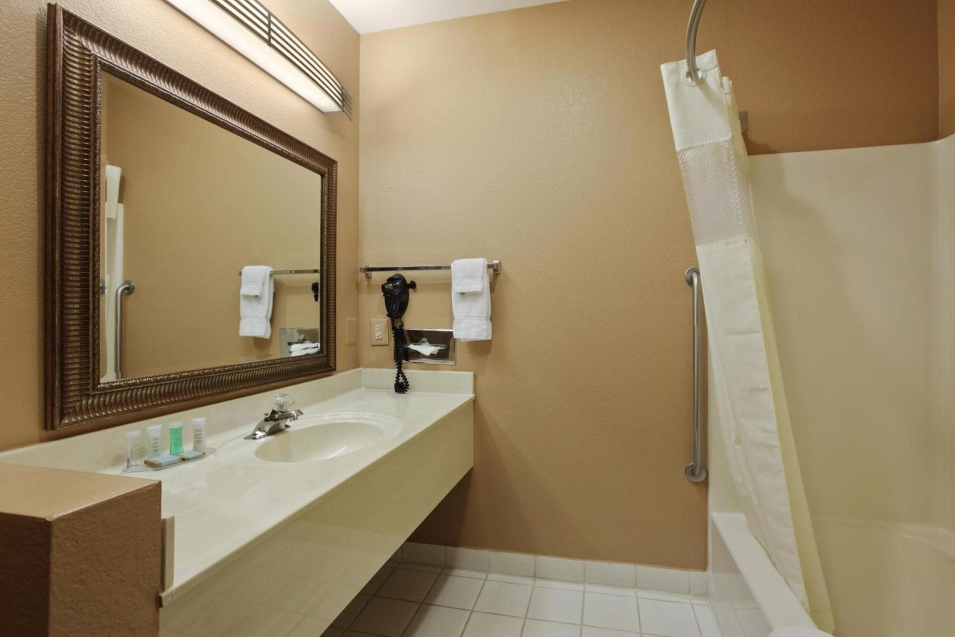 Travelodge by Wyndham Globe AZ photo 32