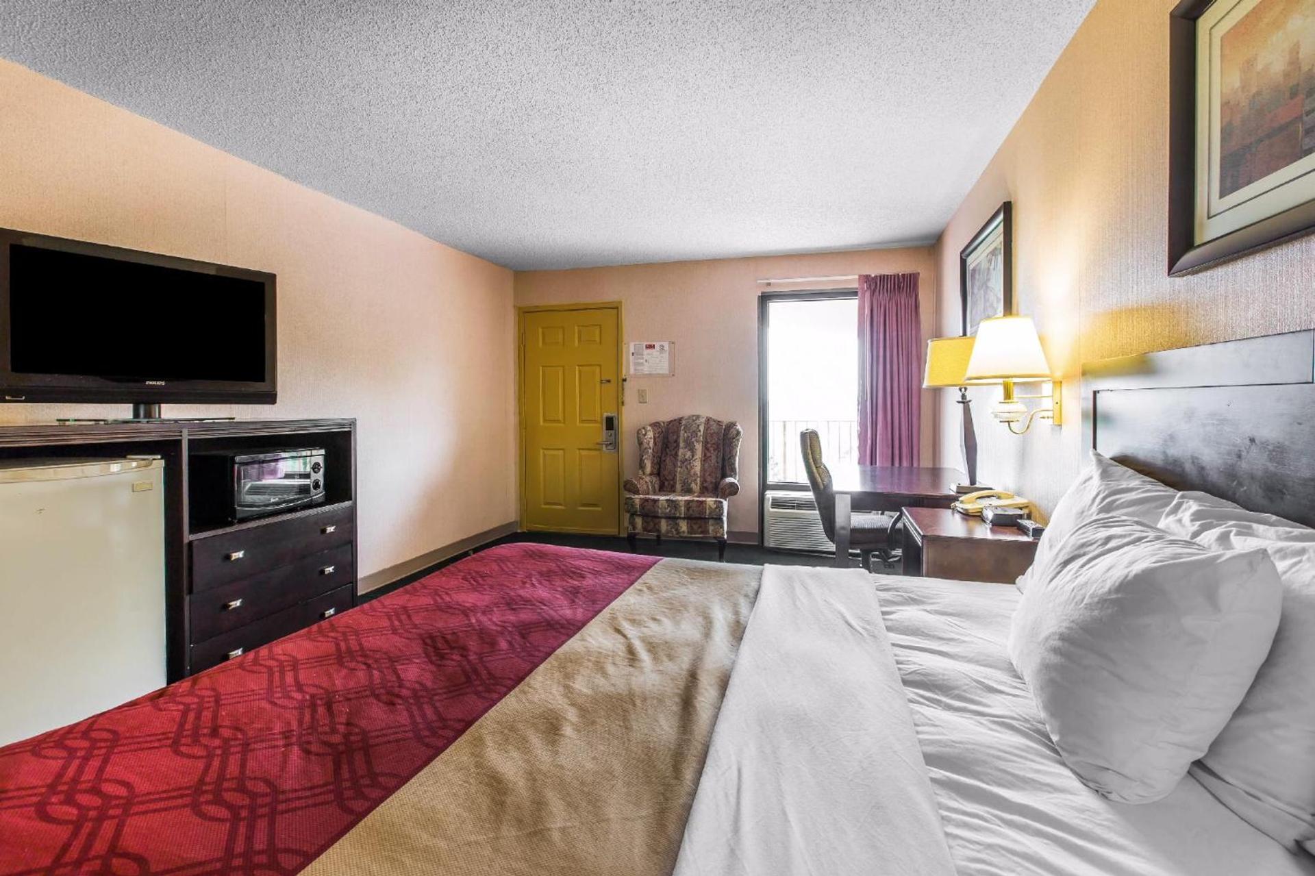 Econo Lodge - Conyers photo 18
