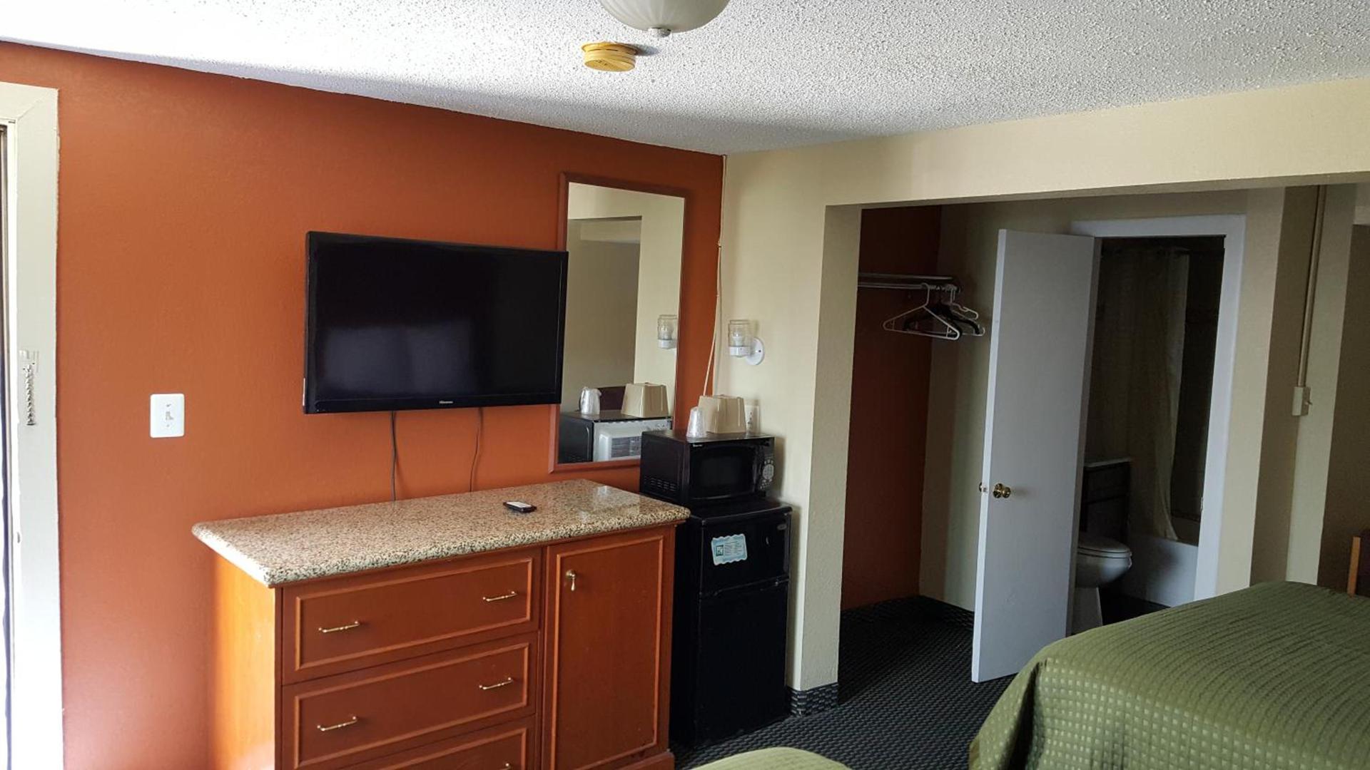 Royal Inn photo 9