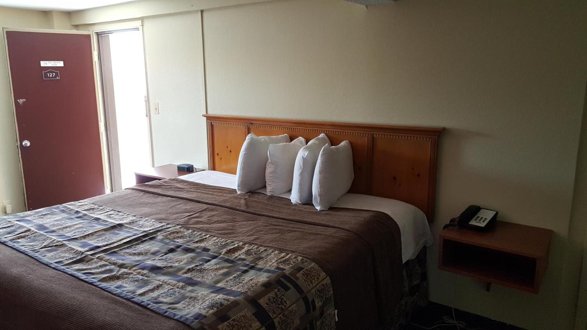 Royal Inn photo 20