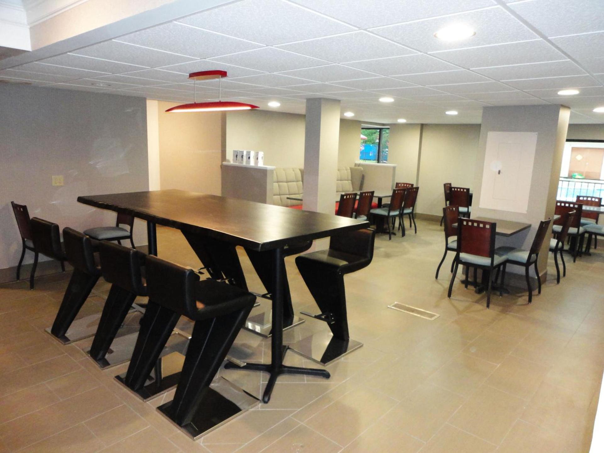 Ramada by Wyndham Tuscaloosa photo 40