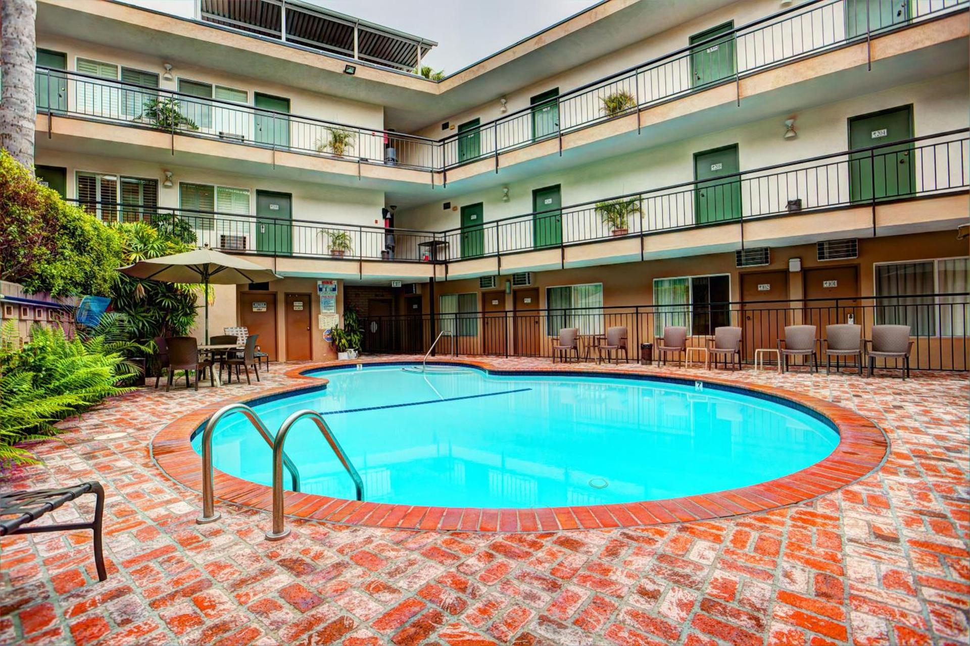 Dunes Inn - Wilshire photo 24