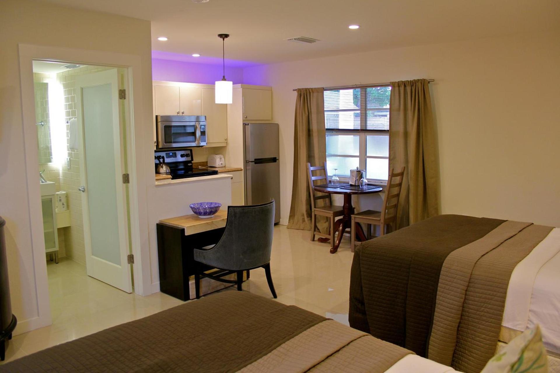 Captiva Beach Resort (open private beach access) photo 4