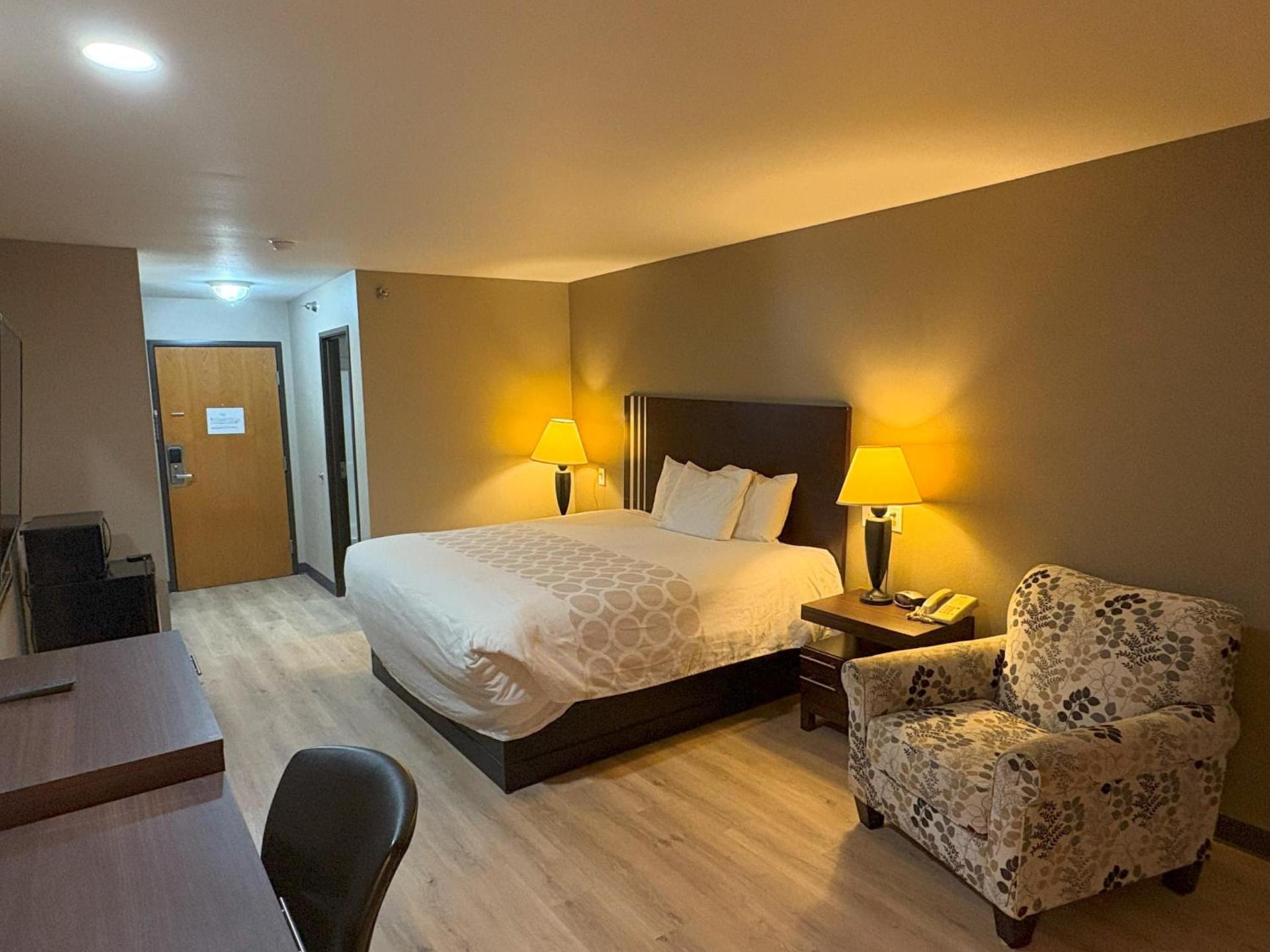 Larned Inn & Suites photo 3