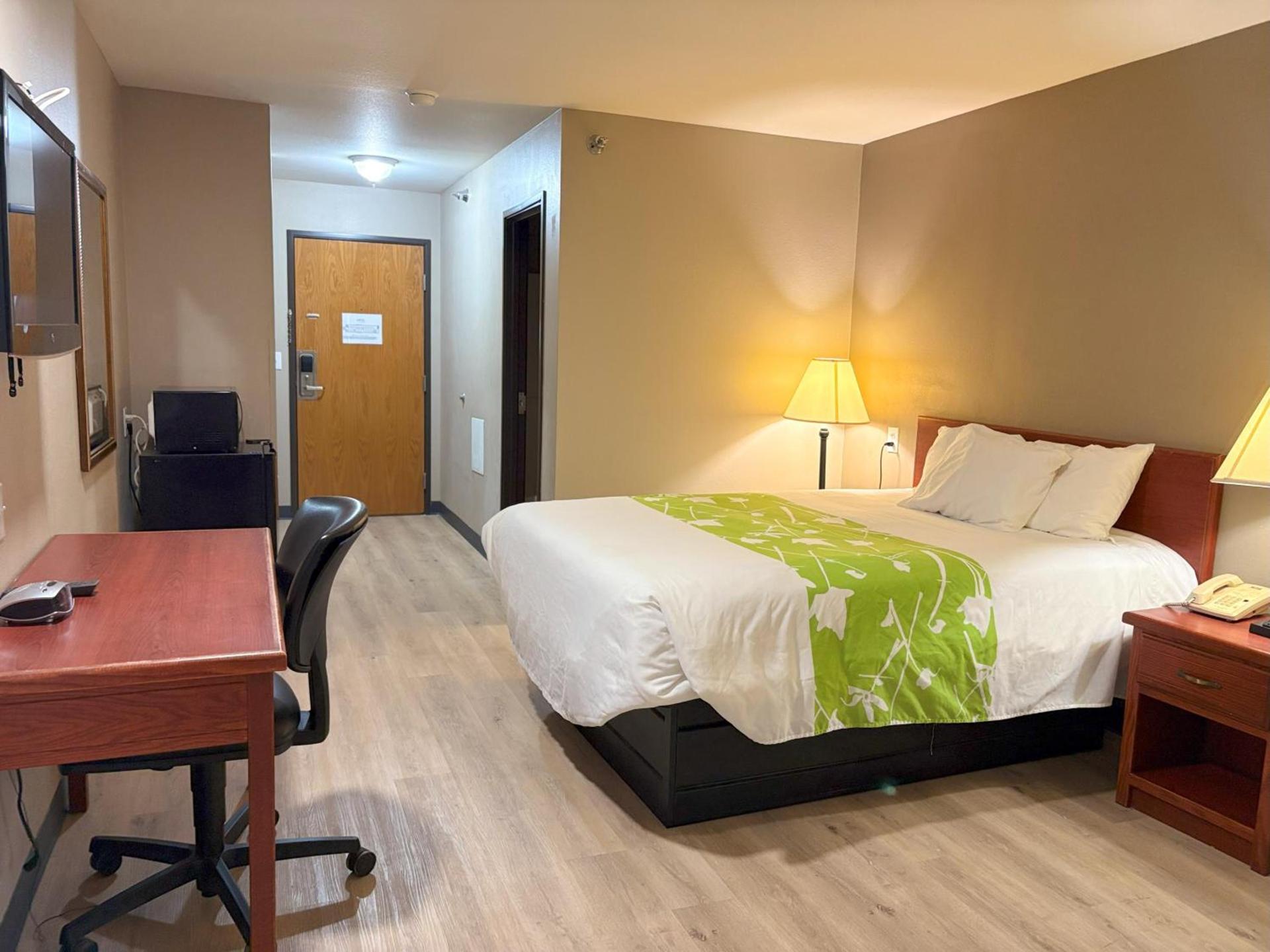 Larned Inn & Suites photo 9