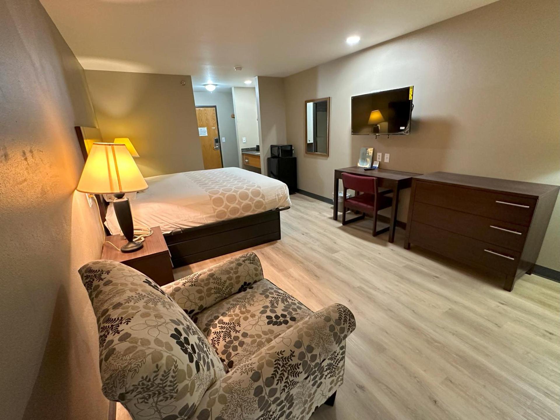 Larned Inn & Suites photo 12