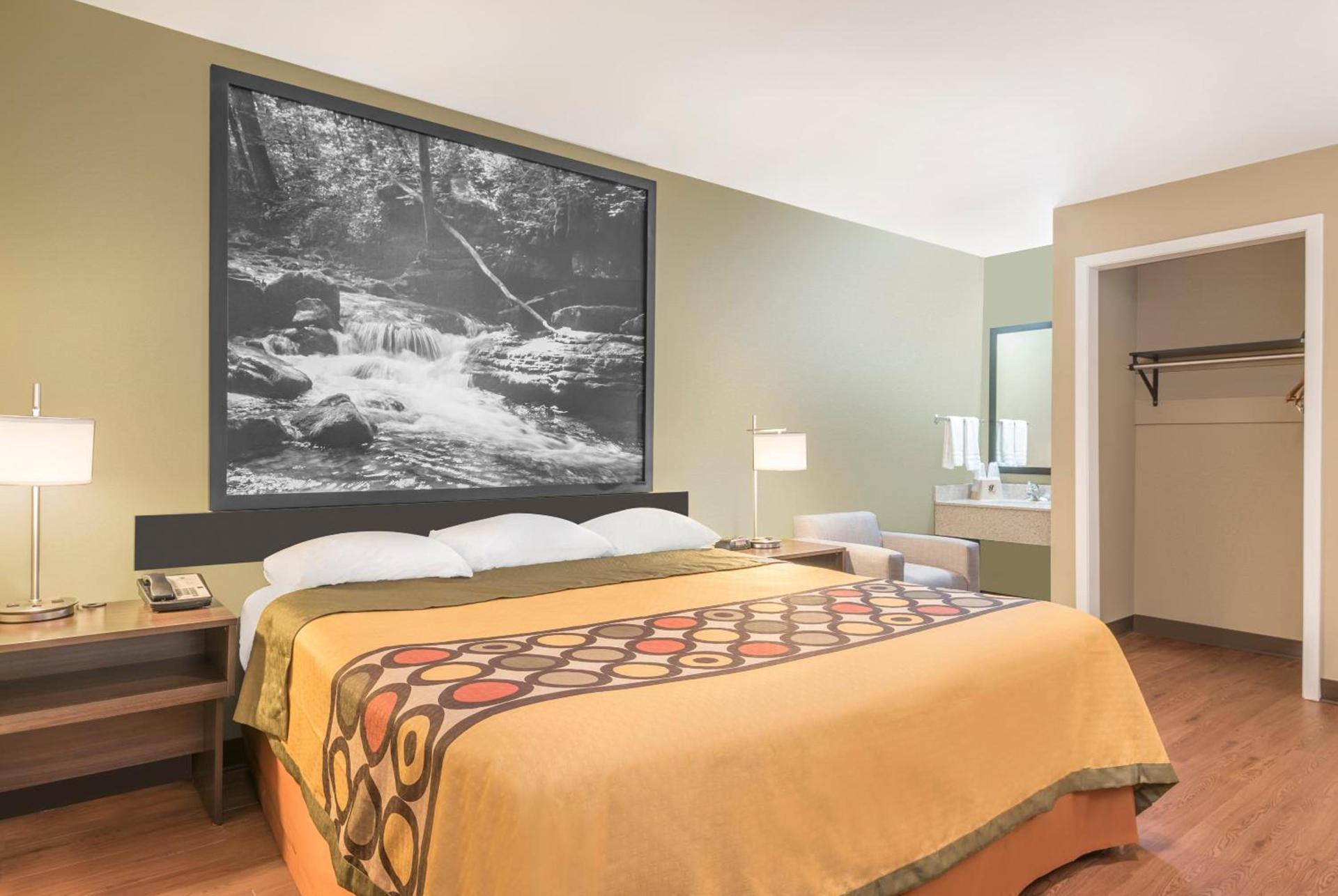 Super 8 by Wyndham Bryant Little Rock Area photo 23