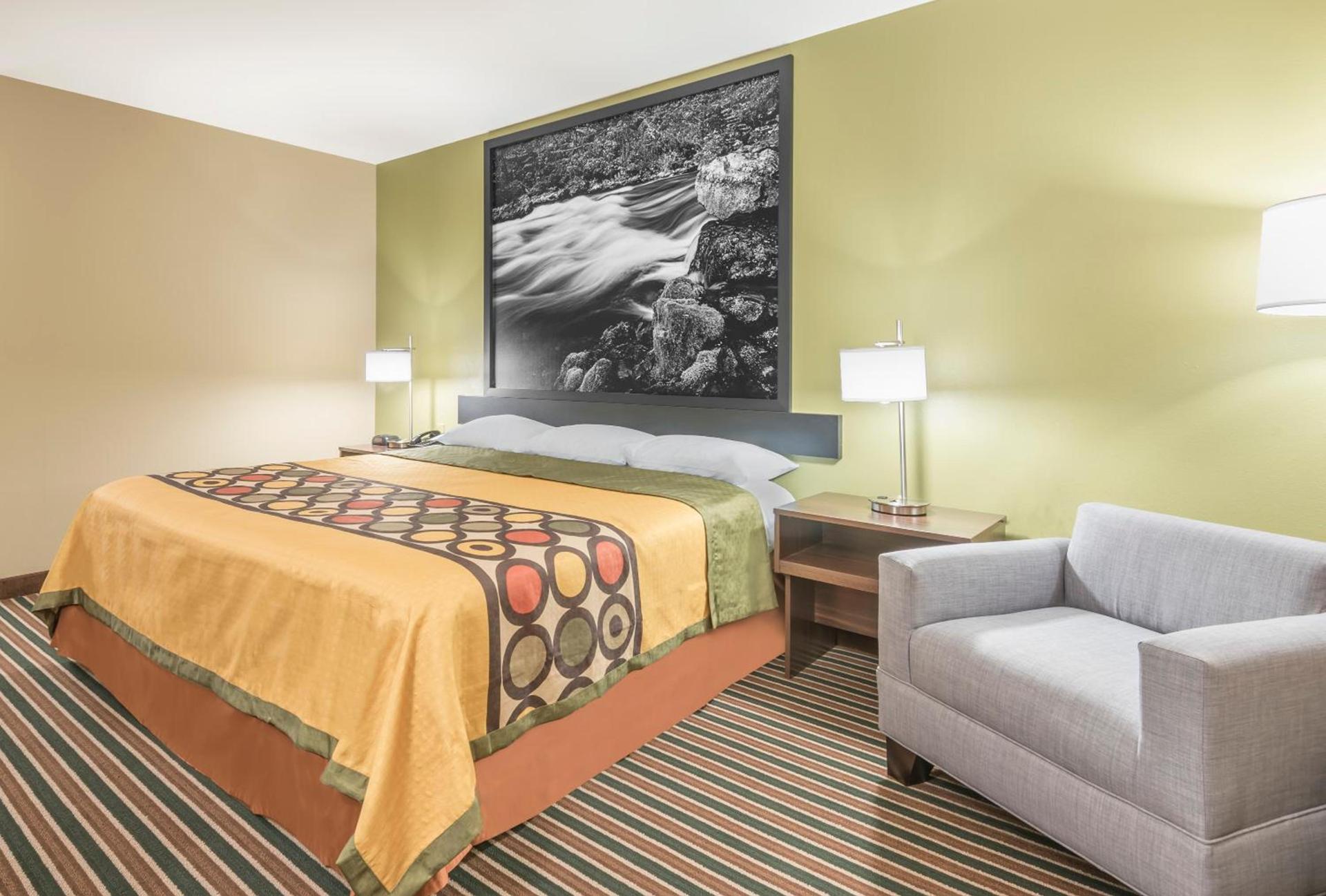 Super 8 by Wyndham Bryant Little Rock Area photo 26