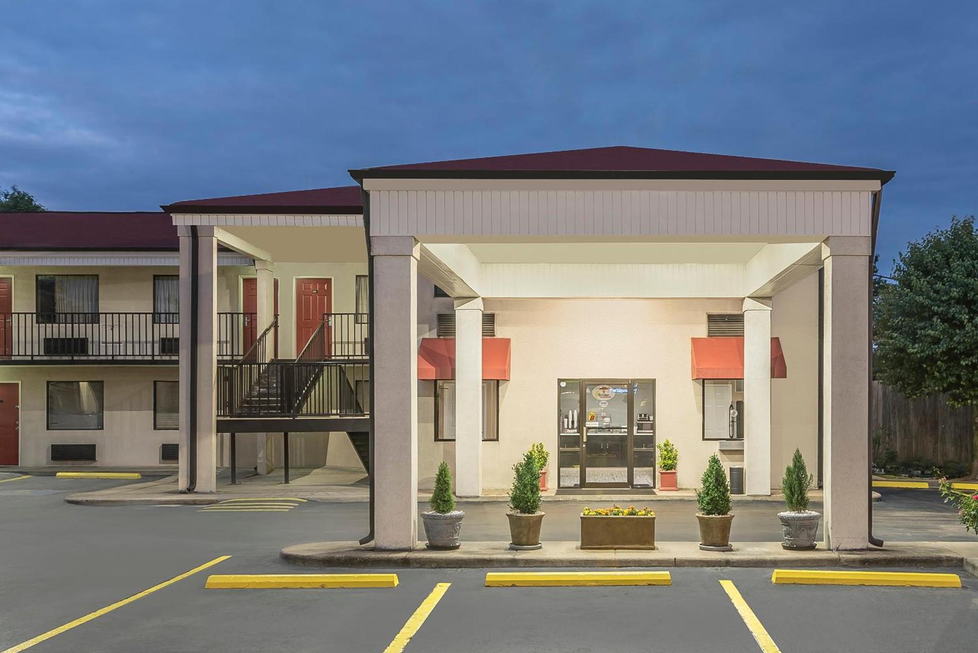 Super 8 by Wyndham Bryant Little Rock Area photo 31